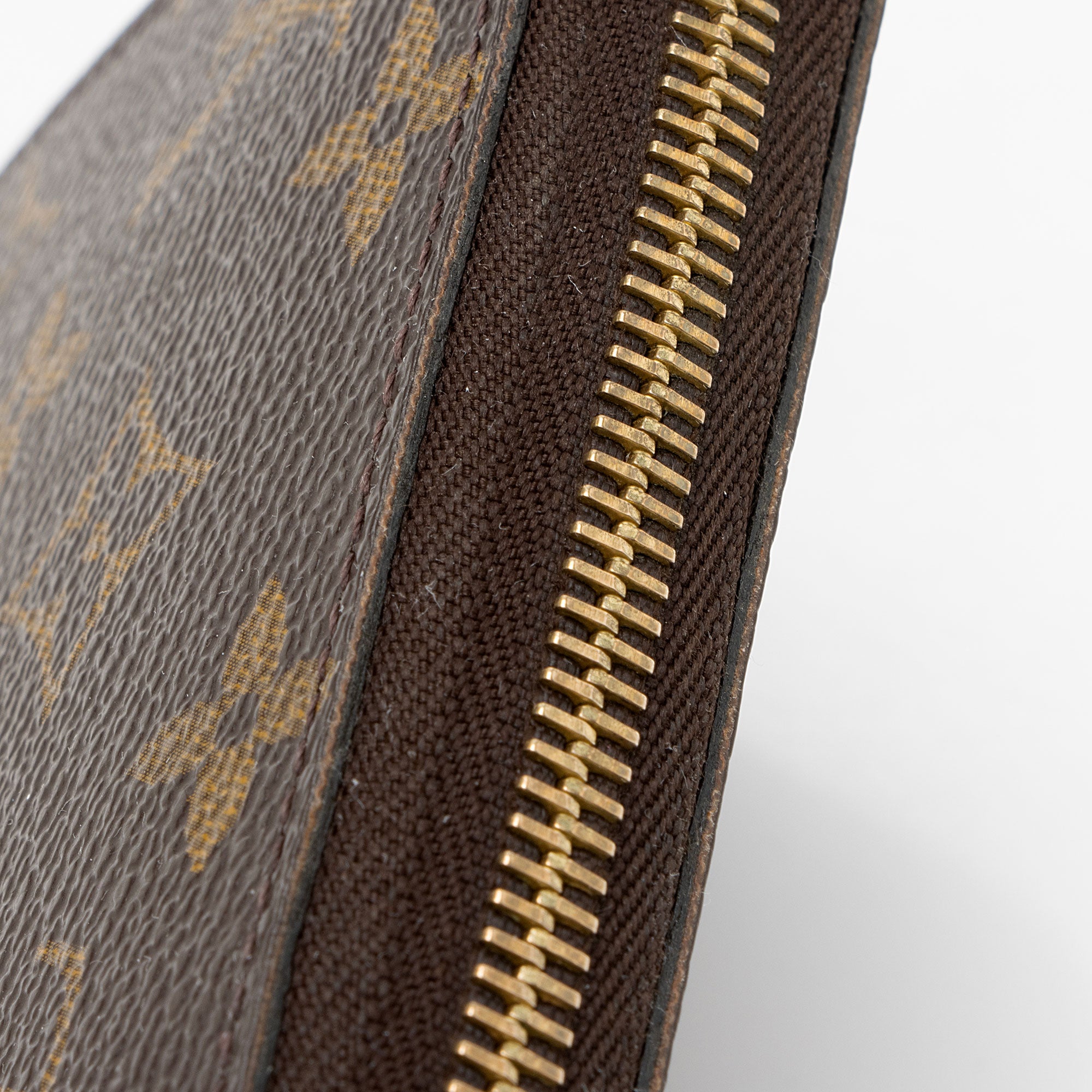 Louis Vuitton Monogram Canvas Zippy Wallet