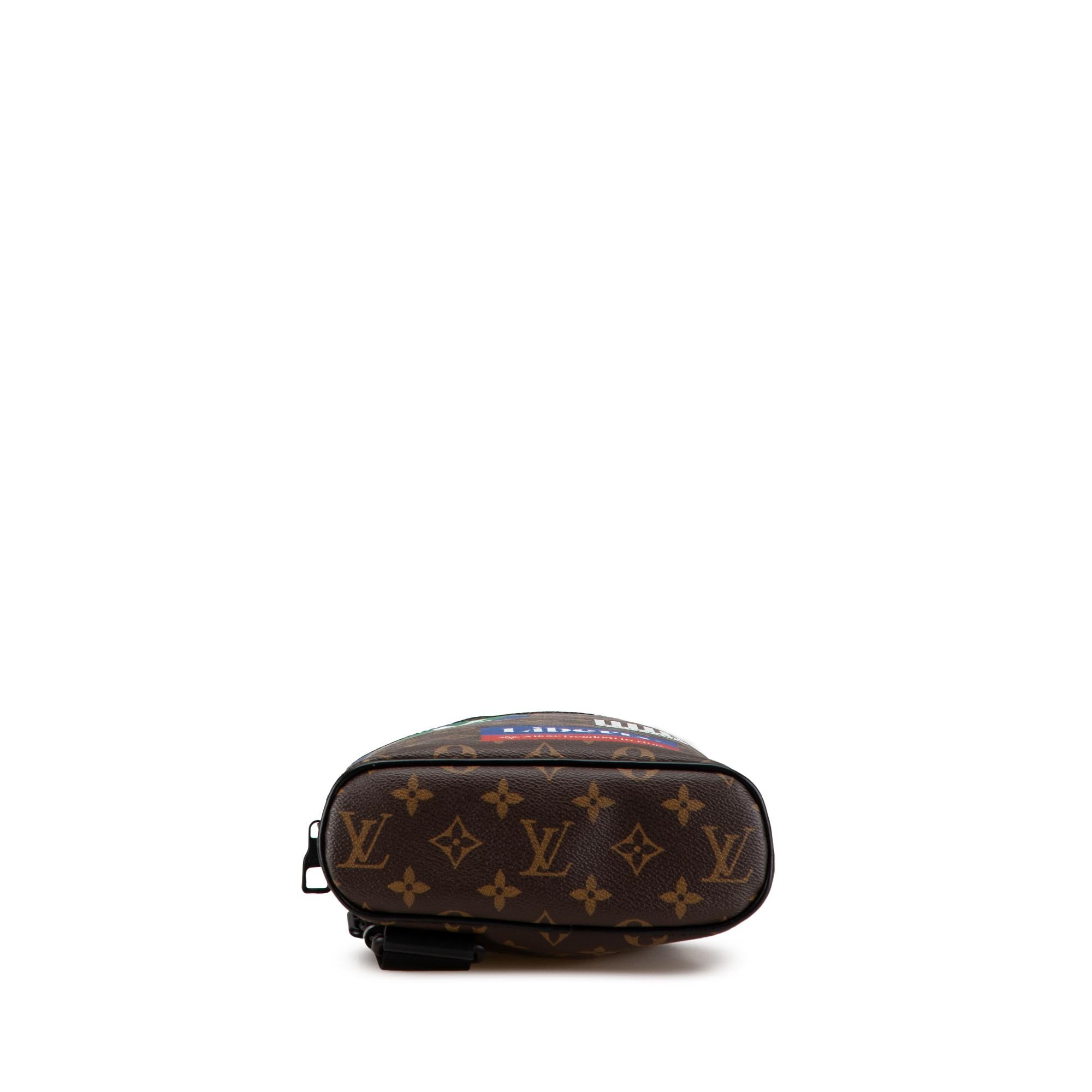 Louis Vuitton Monogram Chalk Sling Bag (SHG-nFUxSR)