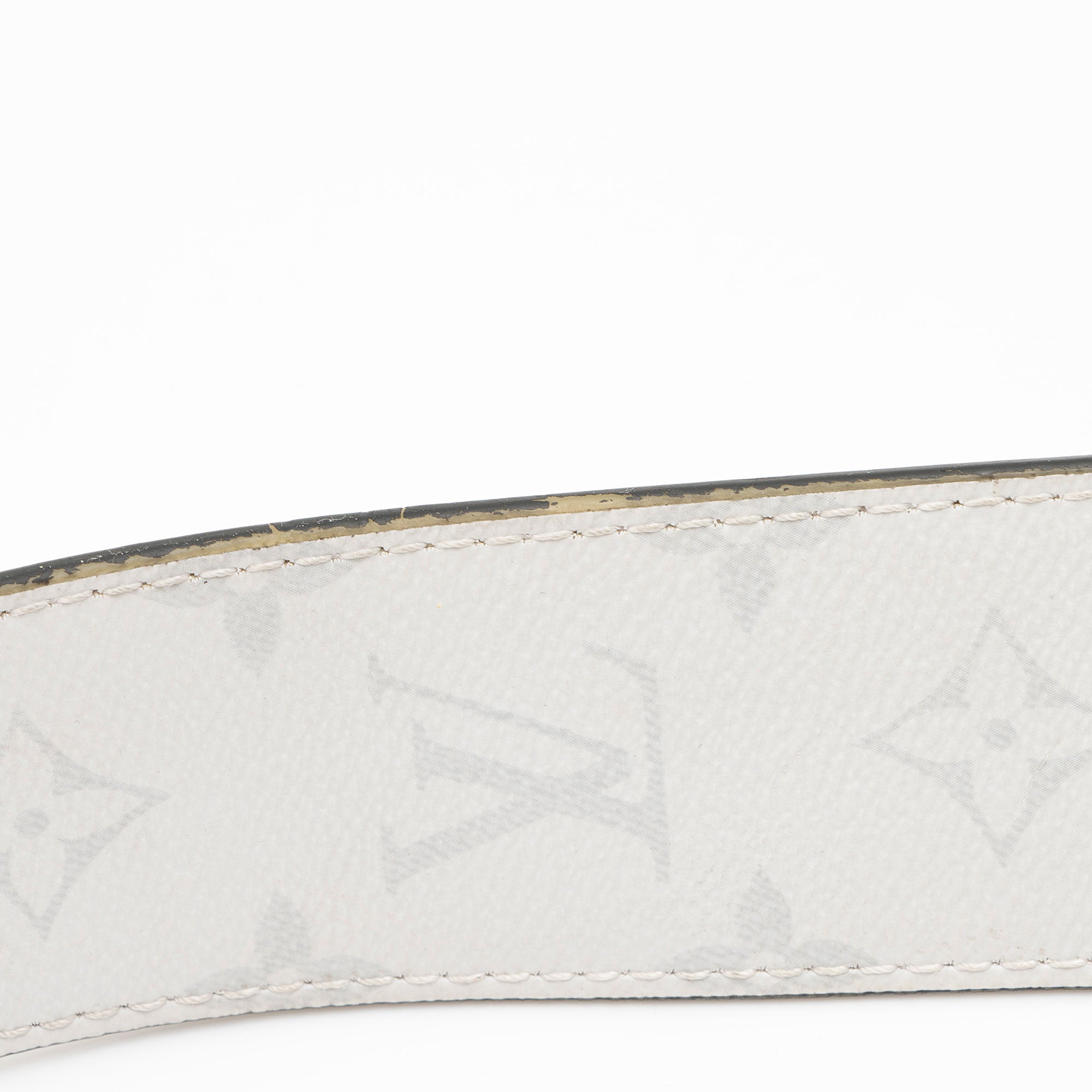 Louis Vuitton Monogram Chalk Taiga Leather Outdoor Flap Messenger