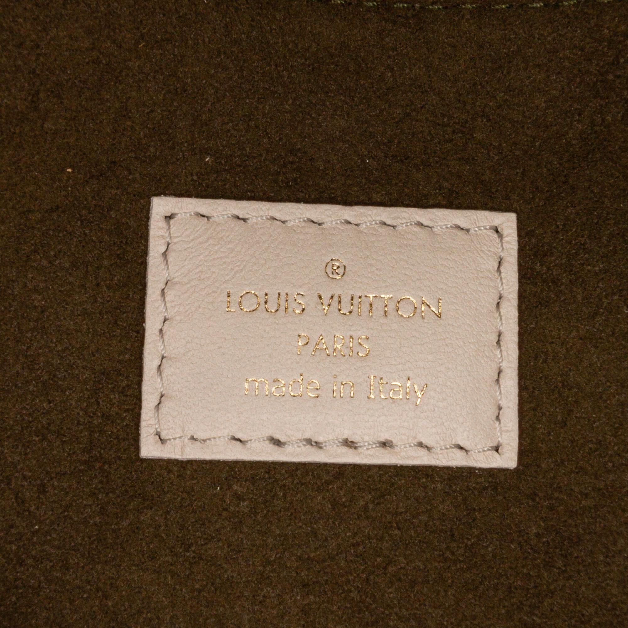 Louis Vuitton Monogram Coussin PM (SHG-HCWaJN)