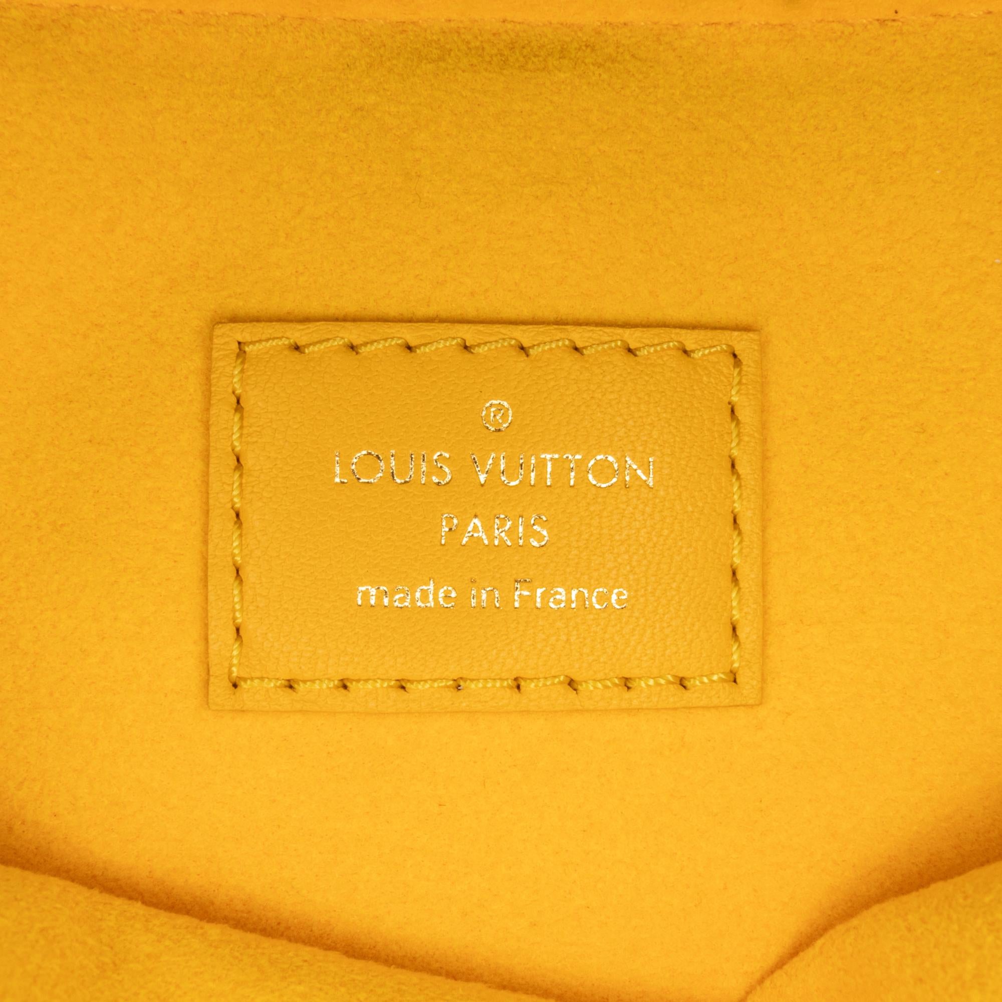 Louis Vuitton Monogram Coussin PM (SHG-U9vE0G)