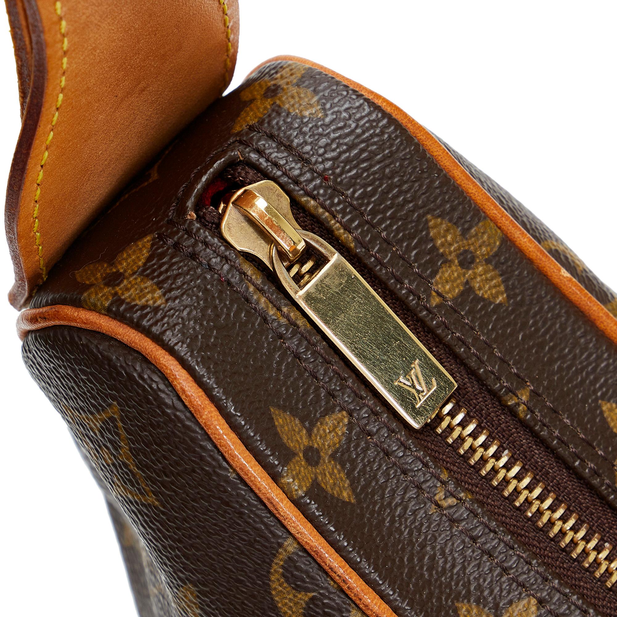 Louis Vuitton Monogram Croissant MM (SHG-HugIcI)