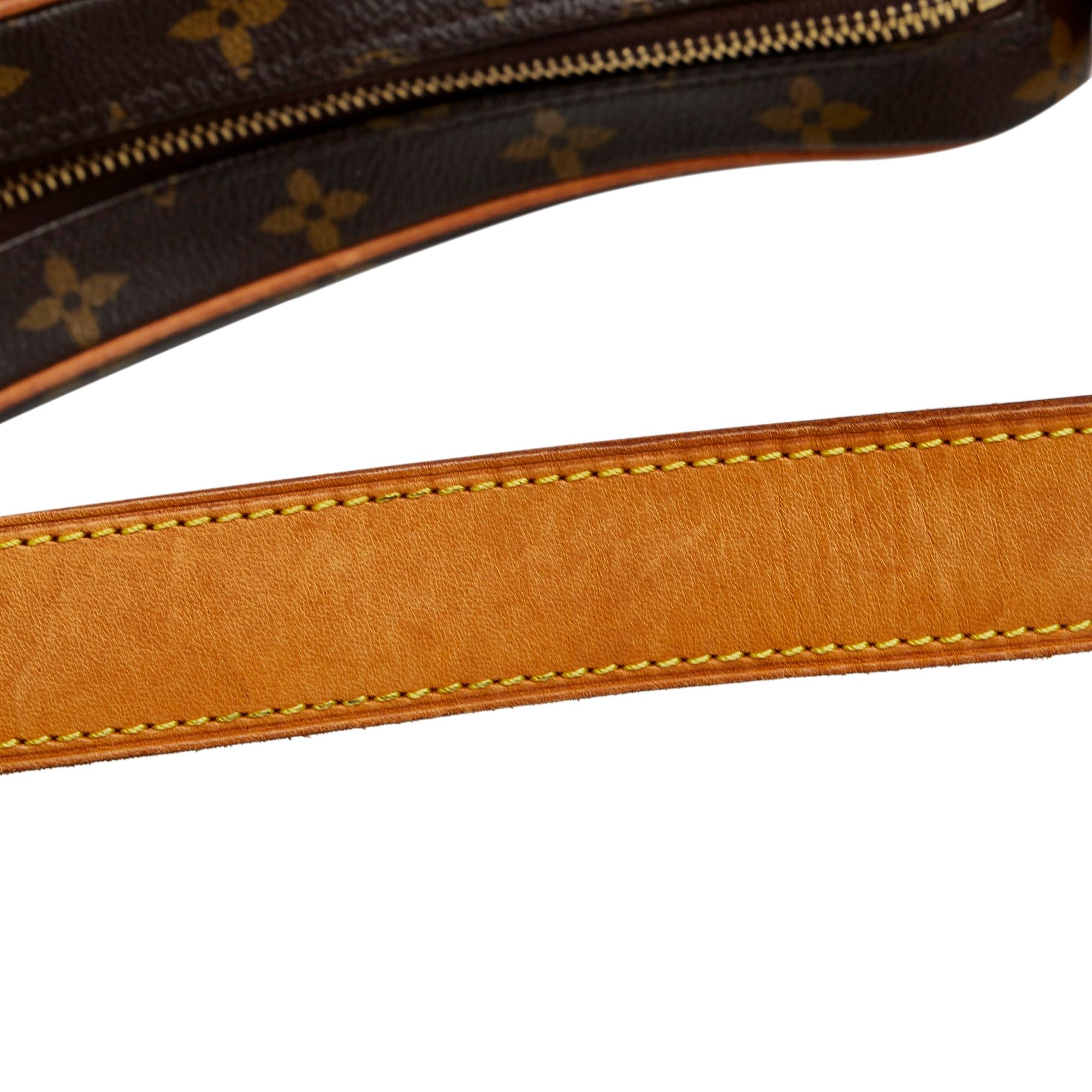 Louis Vuitton Monogram Croissant MM (SHG-HugIcI)