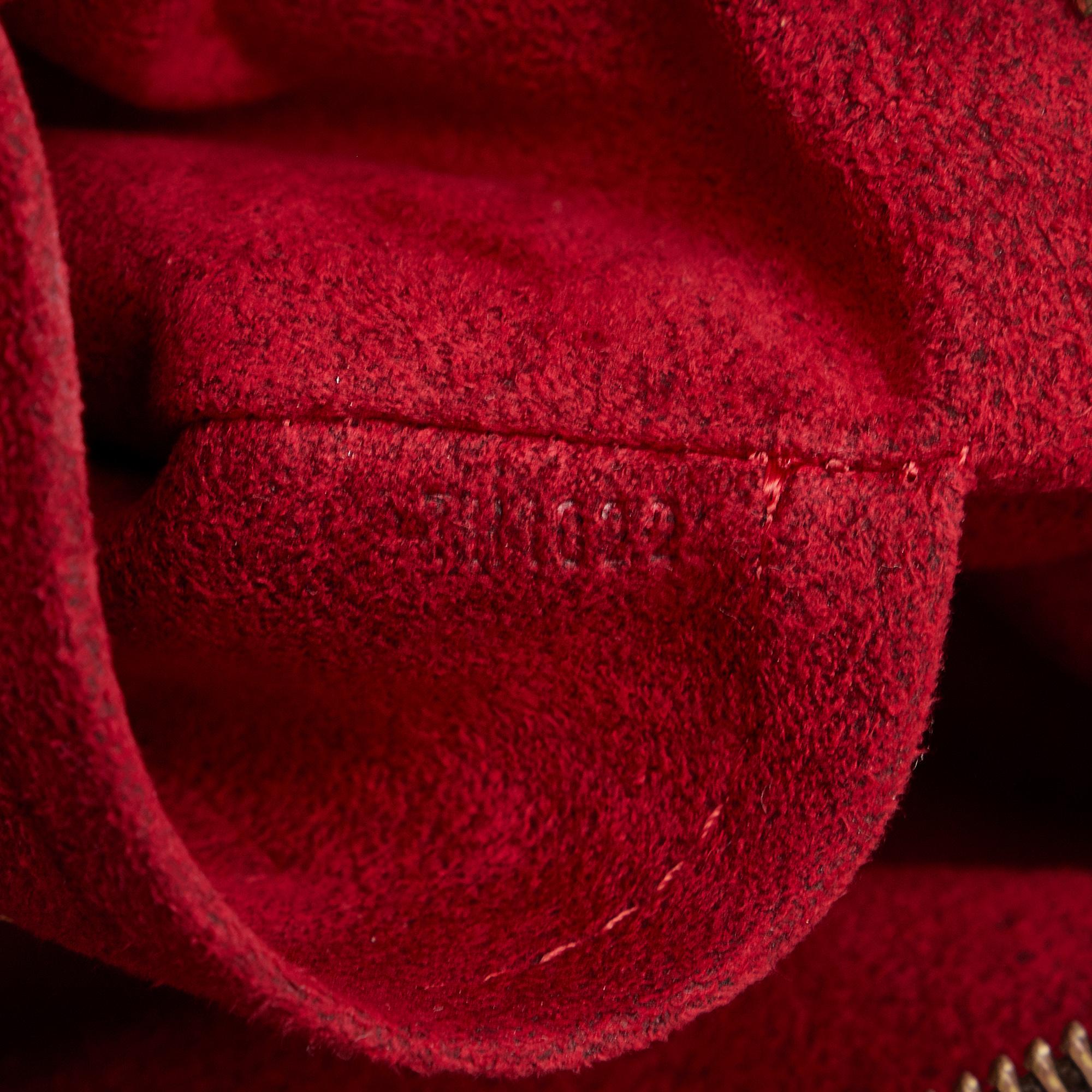 Louis Vuitton Monogram Croissant MM (SHG-Ob22ft)