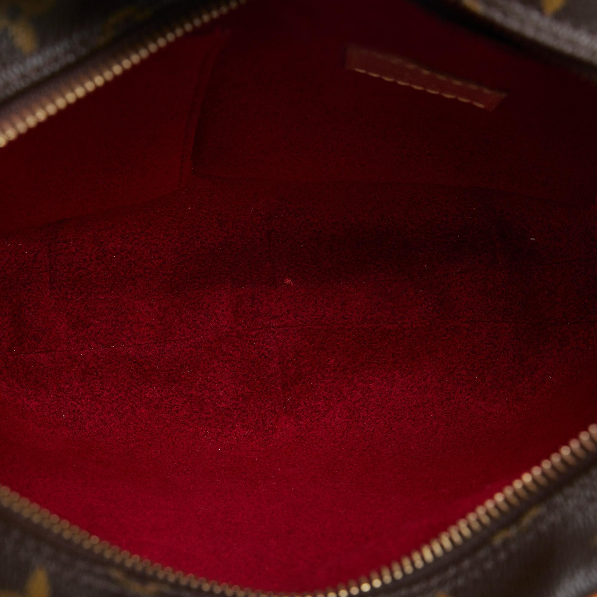 Louis Vuitton Monogram Croissant MM (SHG-Ob22ft)