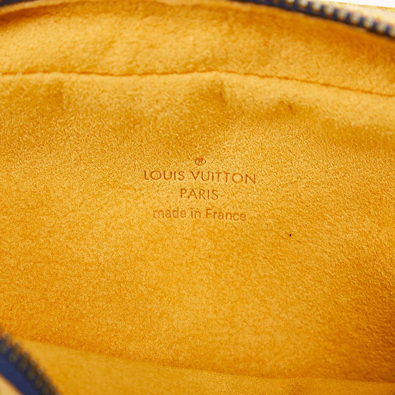 Louis Vuitton Monogram Denim Camera Bag (SHG-eRz7fL)