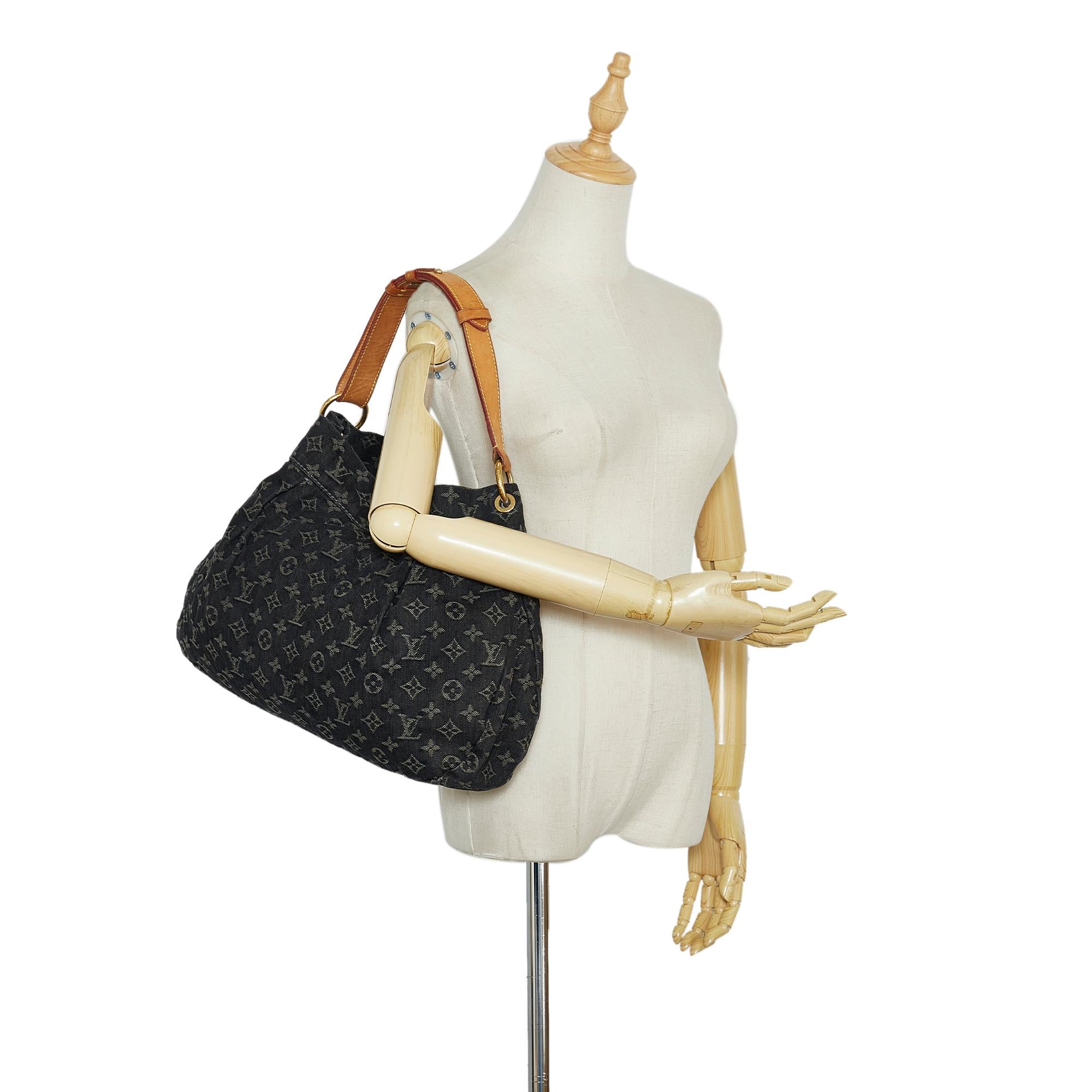 Louis Vuitton Monogram Denim Daily PM (SHG-QSBZuq)