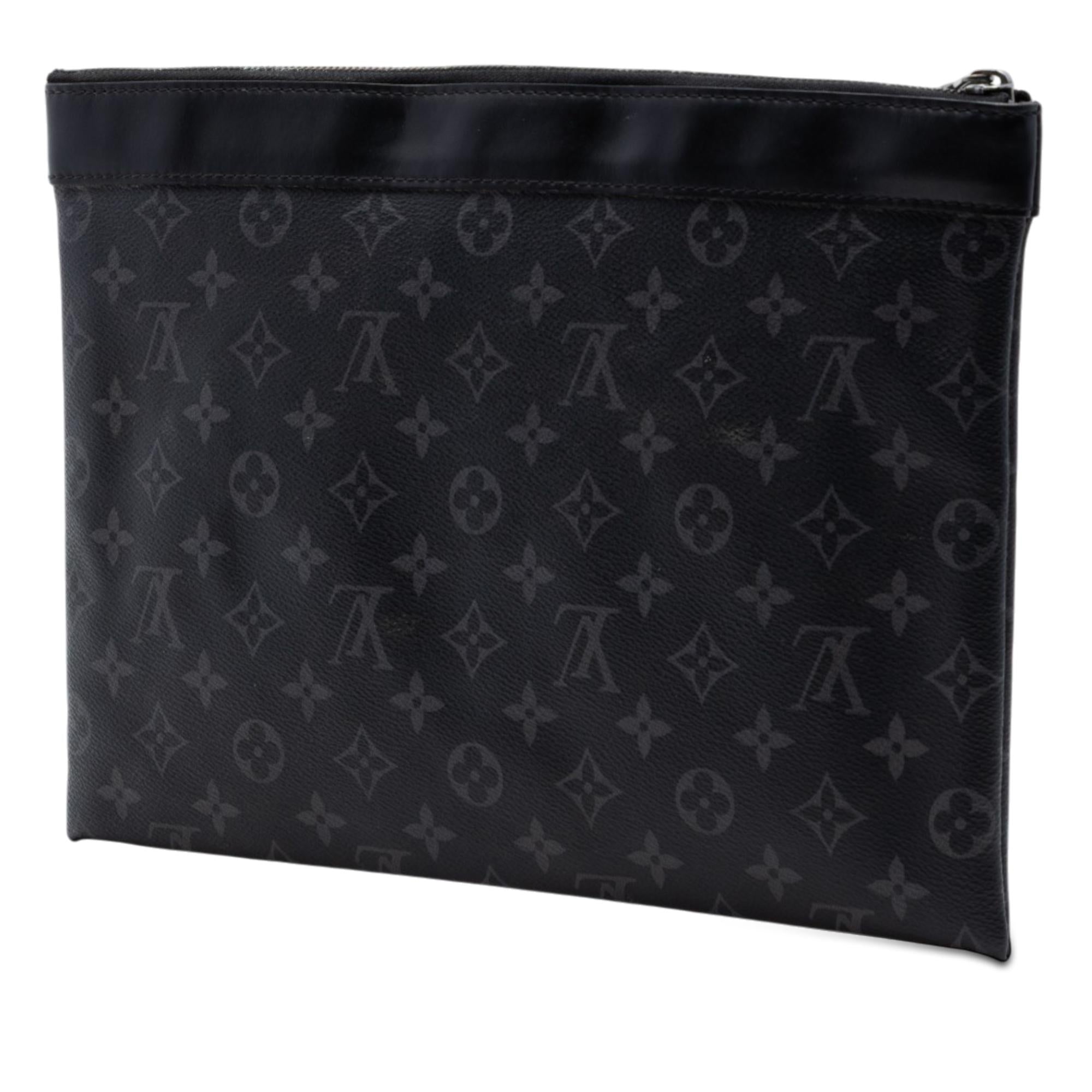 Louis Vuitton Monogram Eclipse Discovery Pochette GM