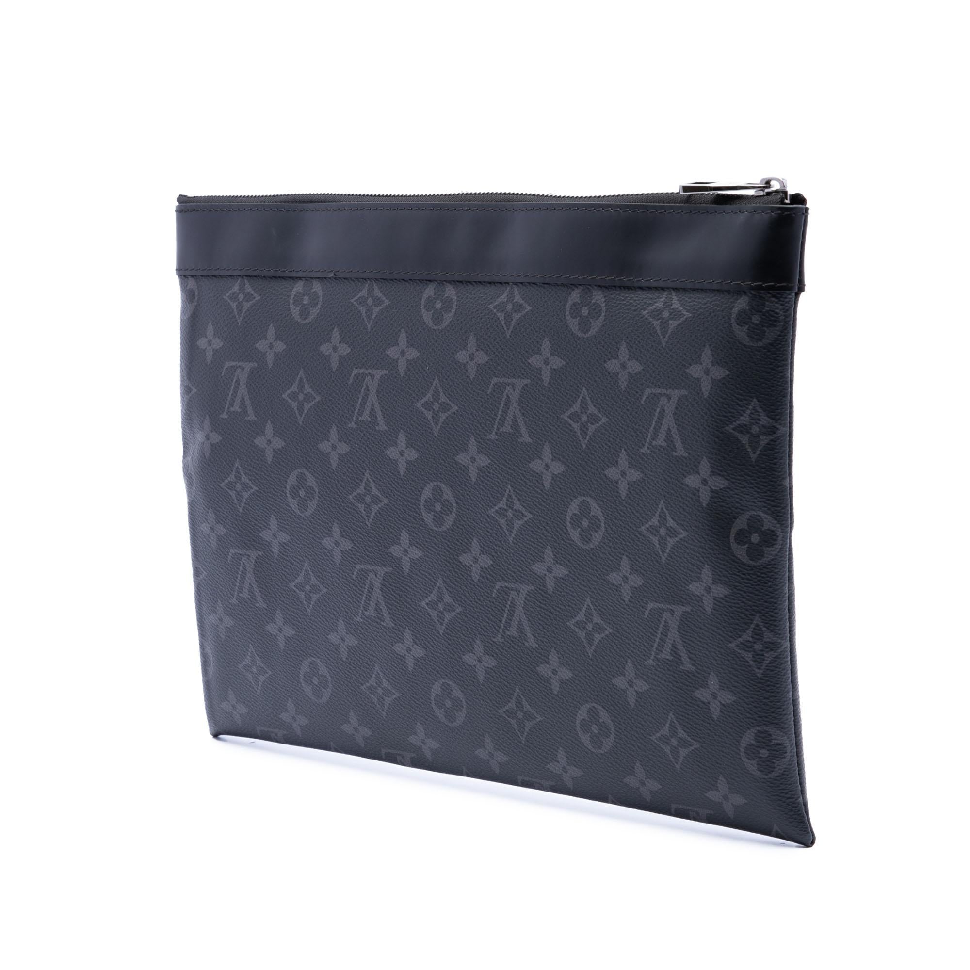 Louis Vuitton Monogram Eclipse Discovery Pochette GM