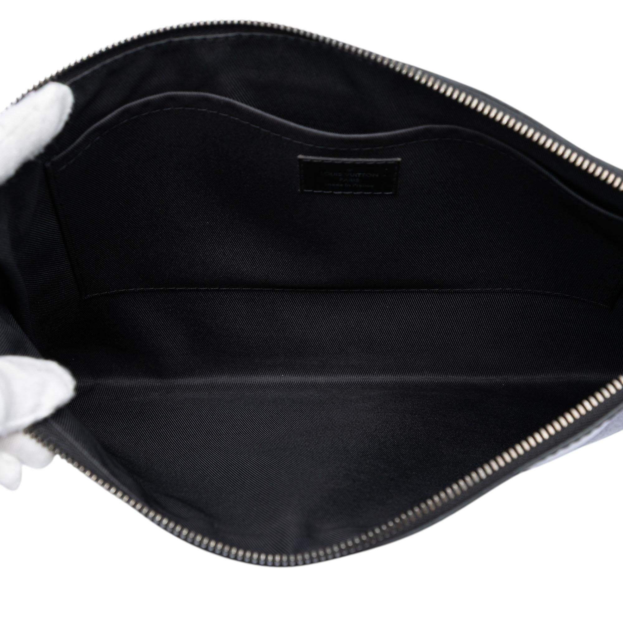 Louis Vuitton Monogram Eclipse Discovery Pochette GM