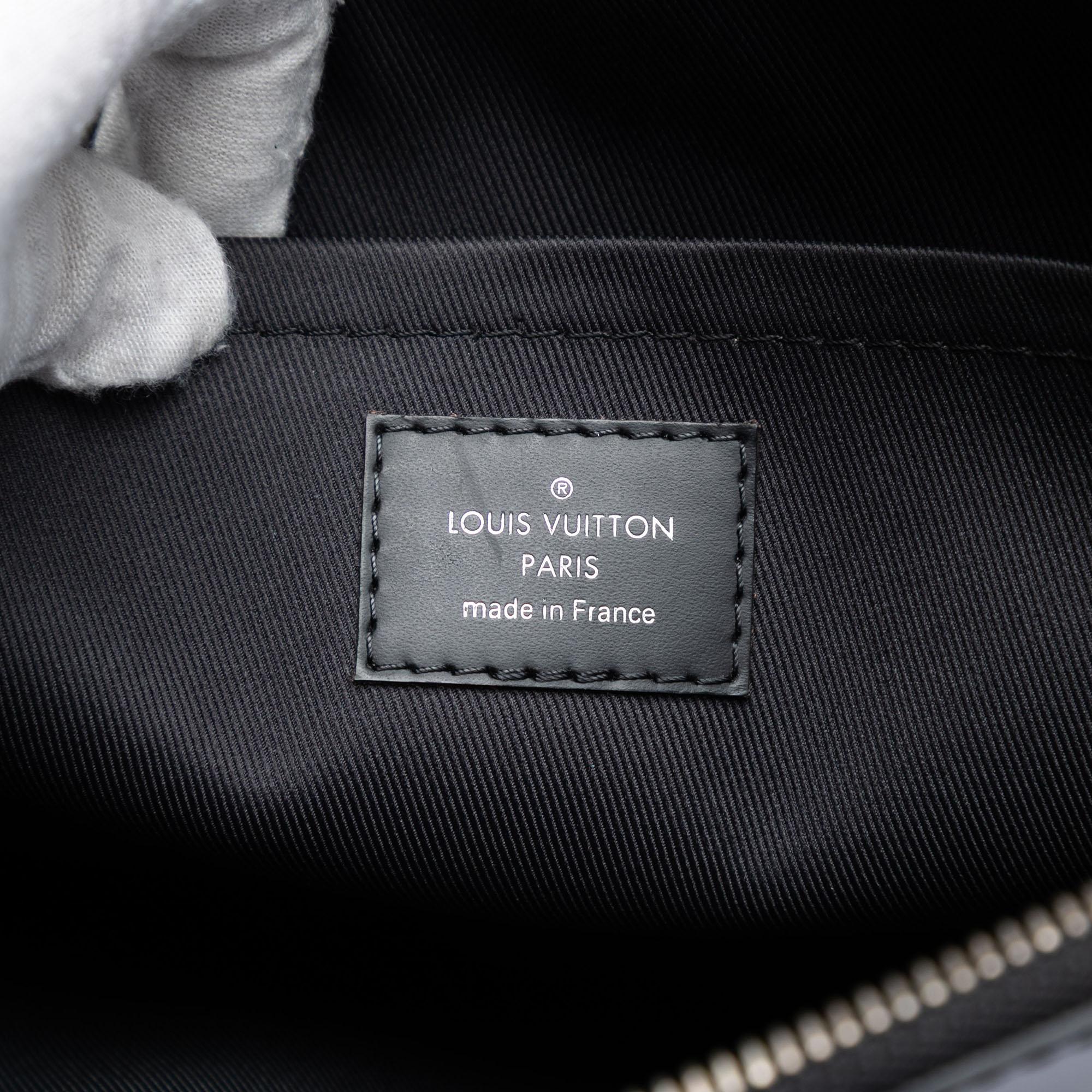 Louis Vuitton Monogram Eclipse Discovery Pochette GM