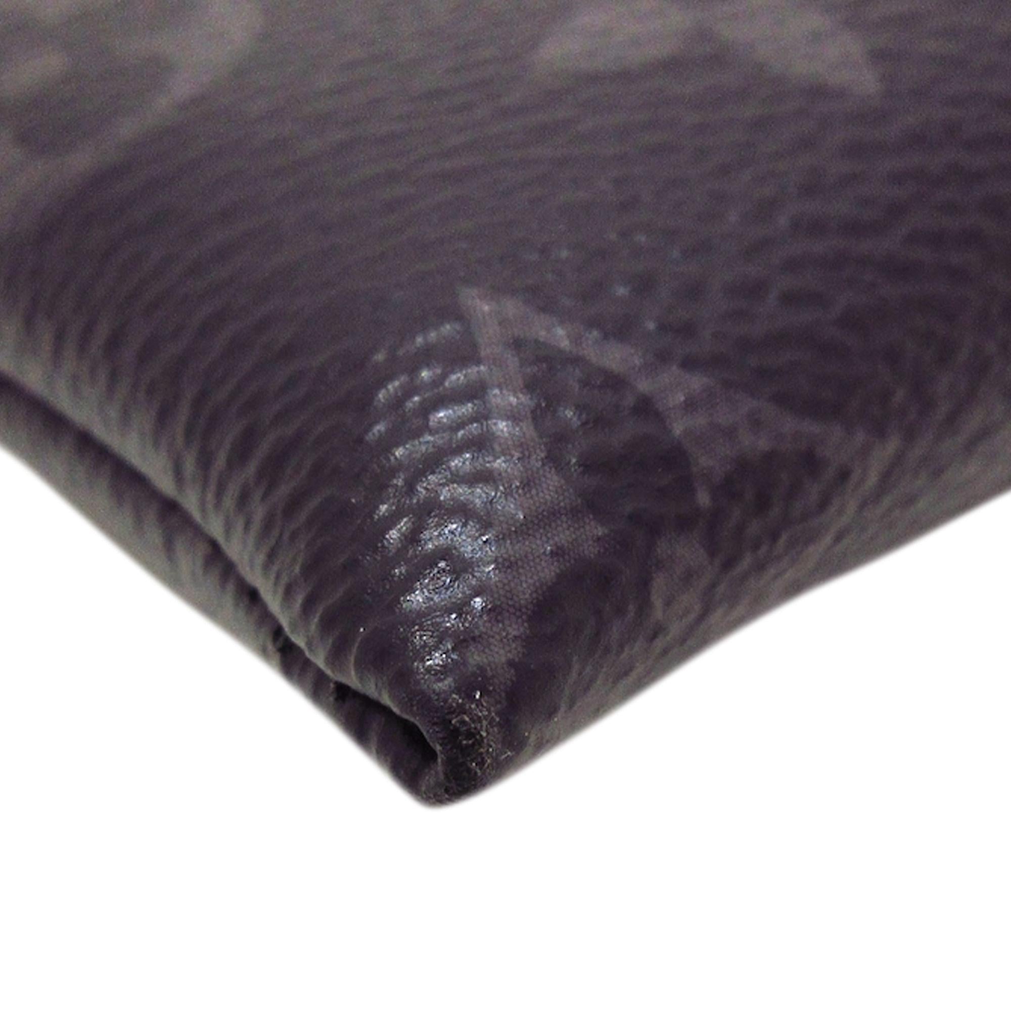 Louis Vuitton Monogram Eclipse Discovery Pochette (SHG-H5M49L)