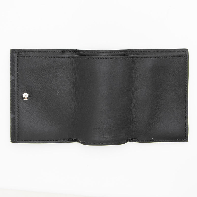 LOUIS VUITTON Tri-fold wallet M67630 Discovery compact wallet Monogram –