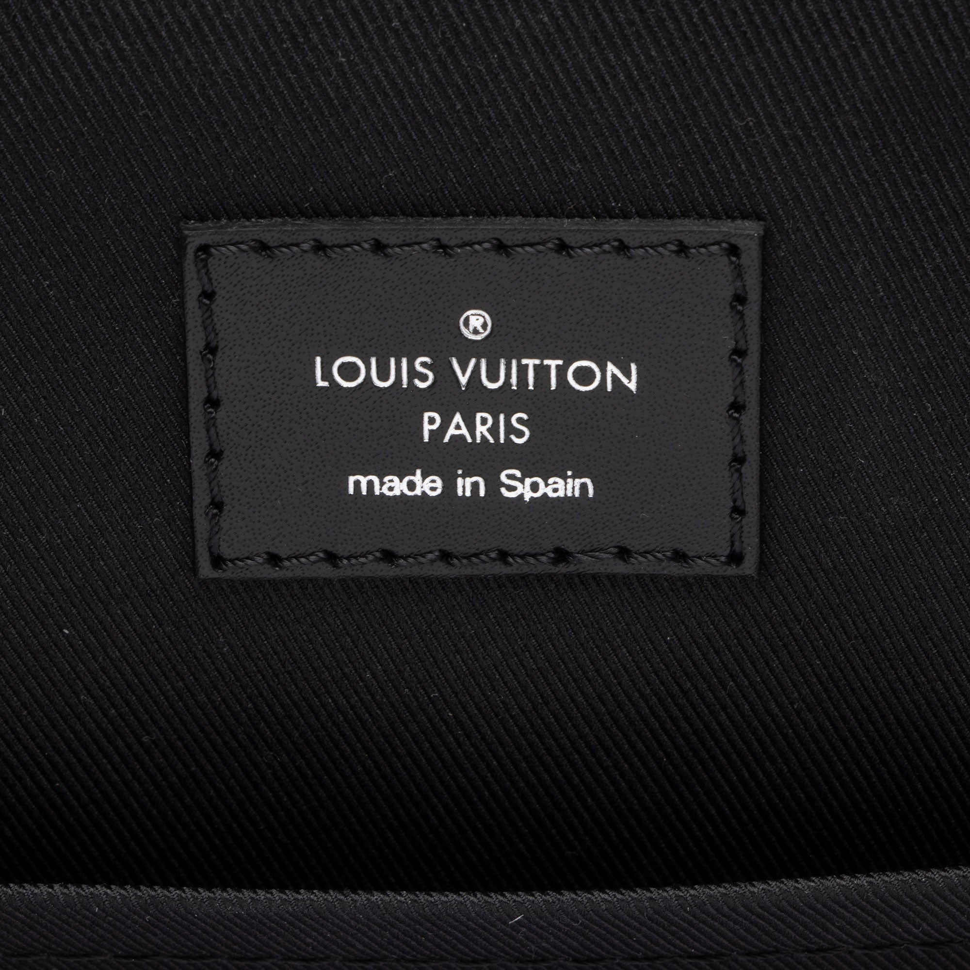 Louis Vuitton Monogram Eclipse District PM Messenger Bag (SHF-tjLCiN)