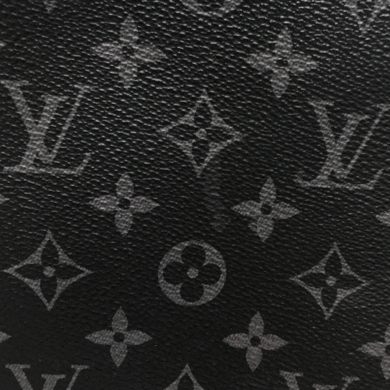 Louis Vuitton Monogram Eclipse Pochette Voyage MM (SHG-gbi7pV) – LuxeDH