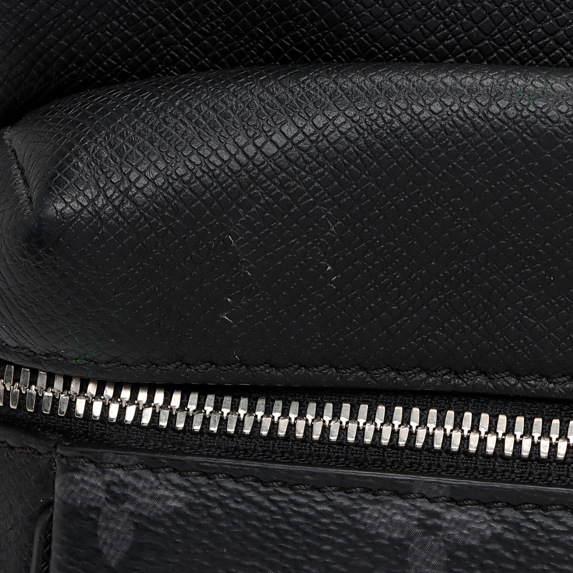 Louis Vuitton Monogram Eclipse Taiga Leather Outdoor Messenger Bag (SHF-yvJahI)