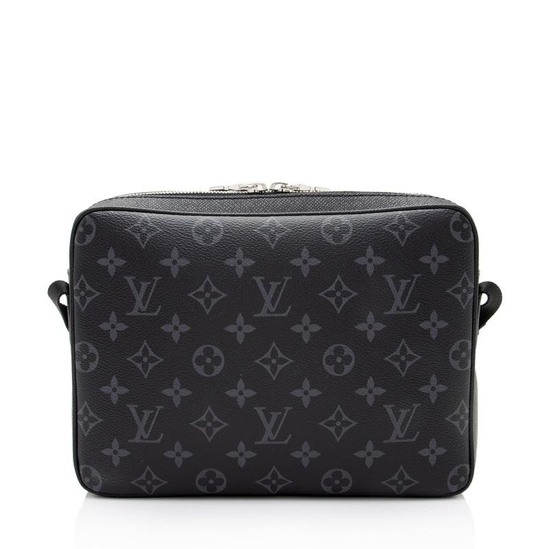 Louis Vuitton Monogram Eclipse Taiga Leather Outdoor Messenger Bag (SHF-UR0YAs)