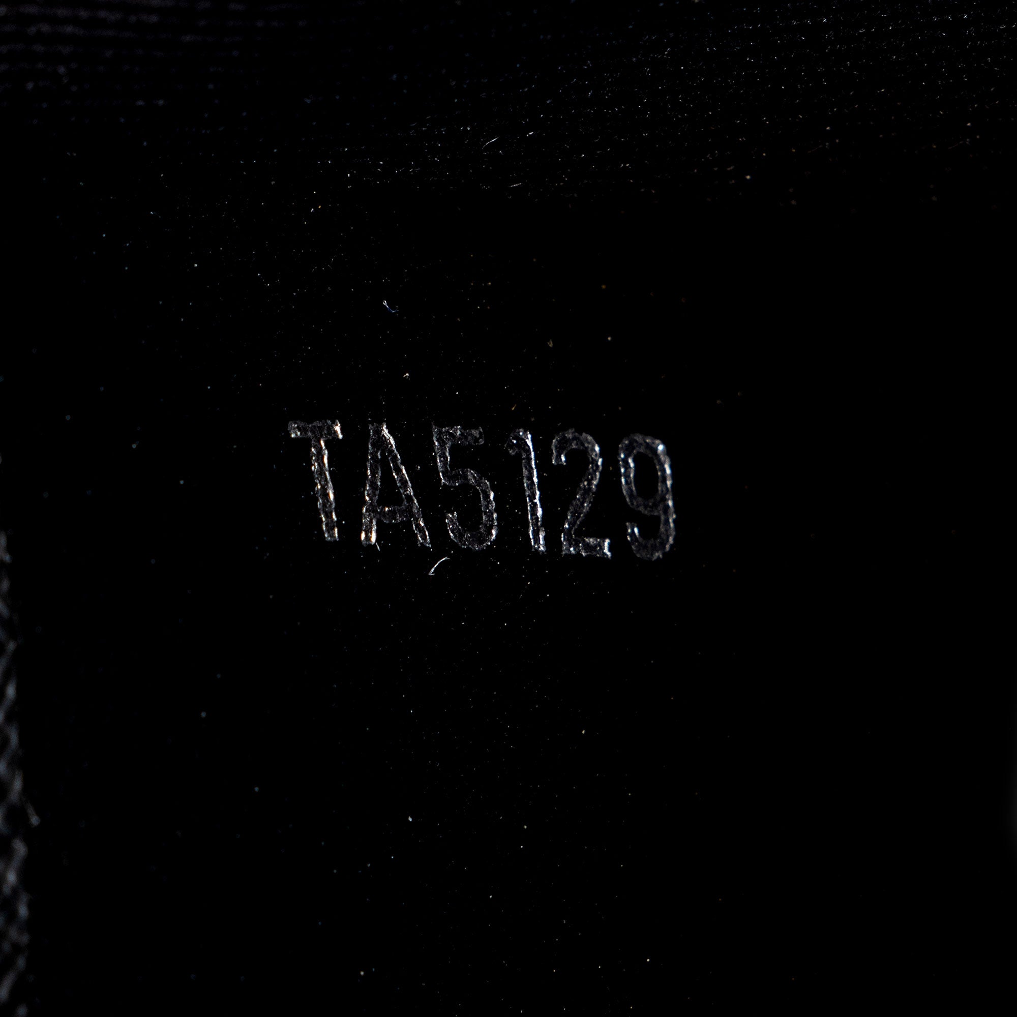 Louis Vuitton Monogram Eclipse Voyage MM Pochette (SHF-naXUvB)