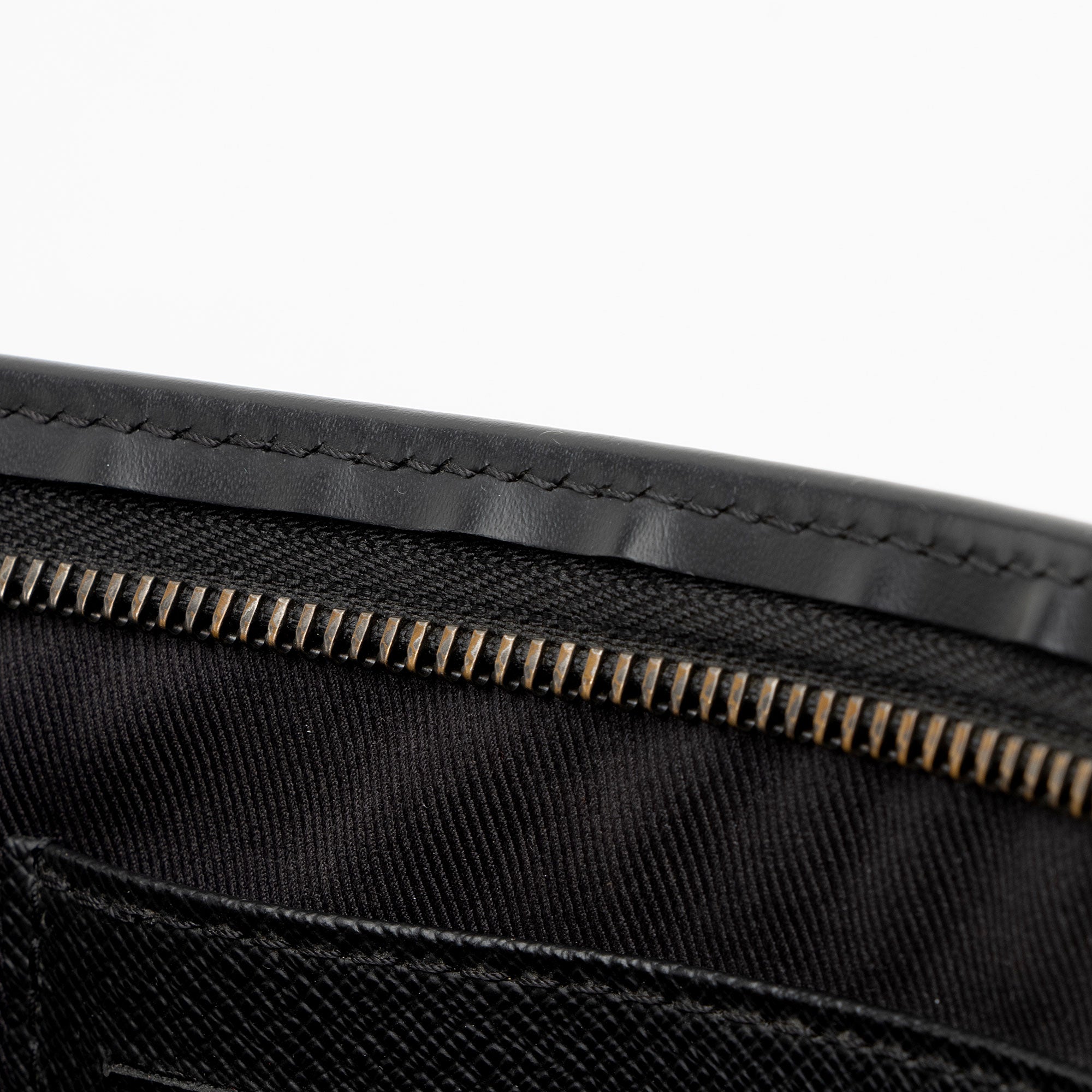 Louis Vuitton Monogram Eclipse Voyage MM Pochette (SHF-naXUvB)