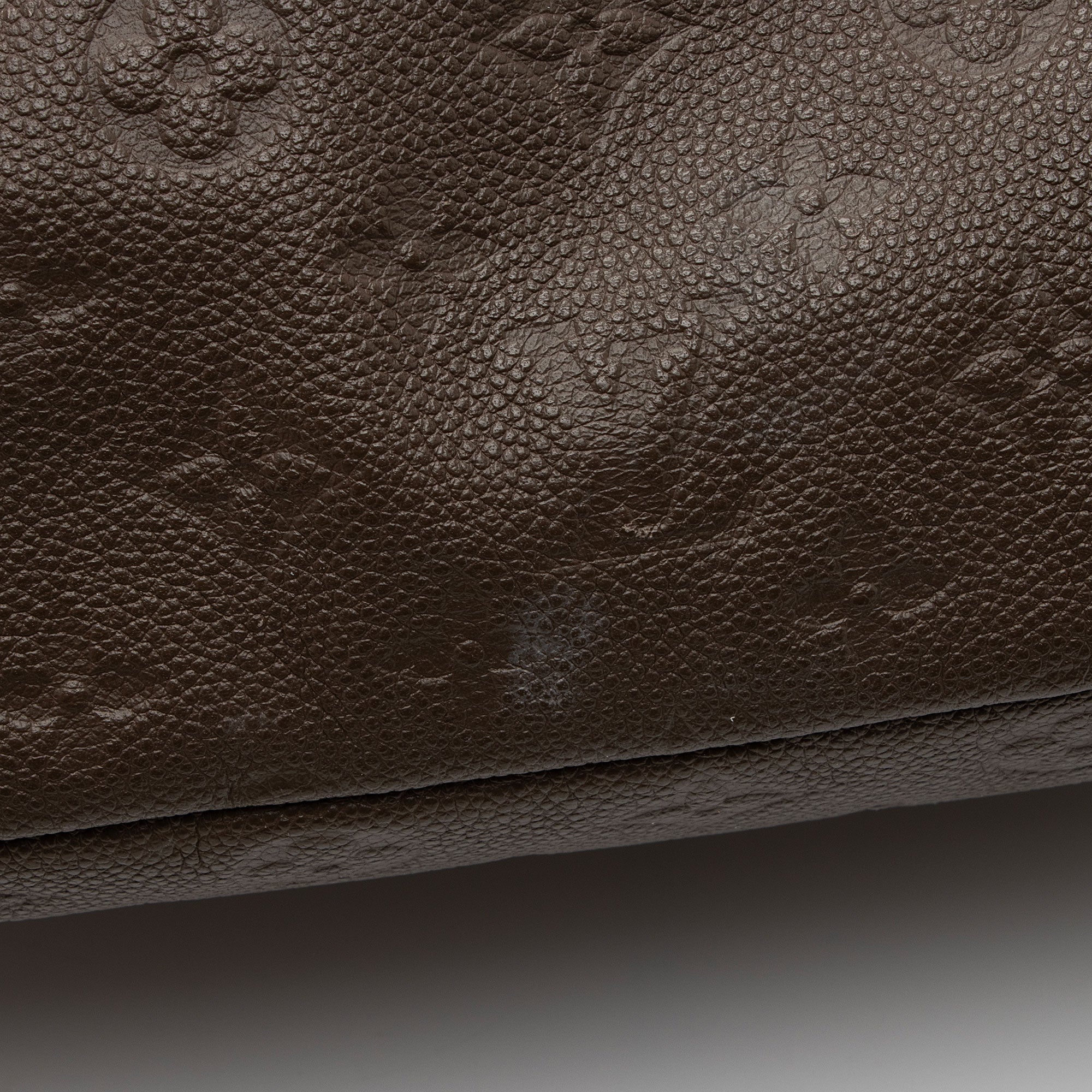 Louis Vuitton Monogram Empreinte Artsy MM Shoulder Bag (SHF-61Y5Hs)