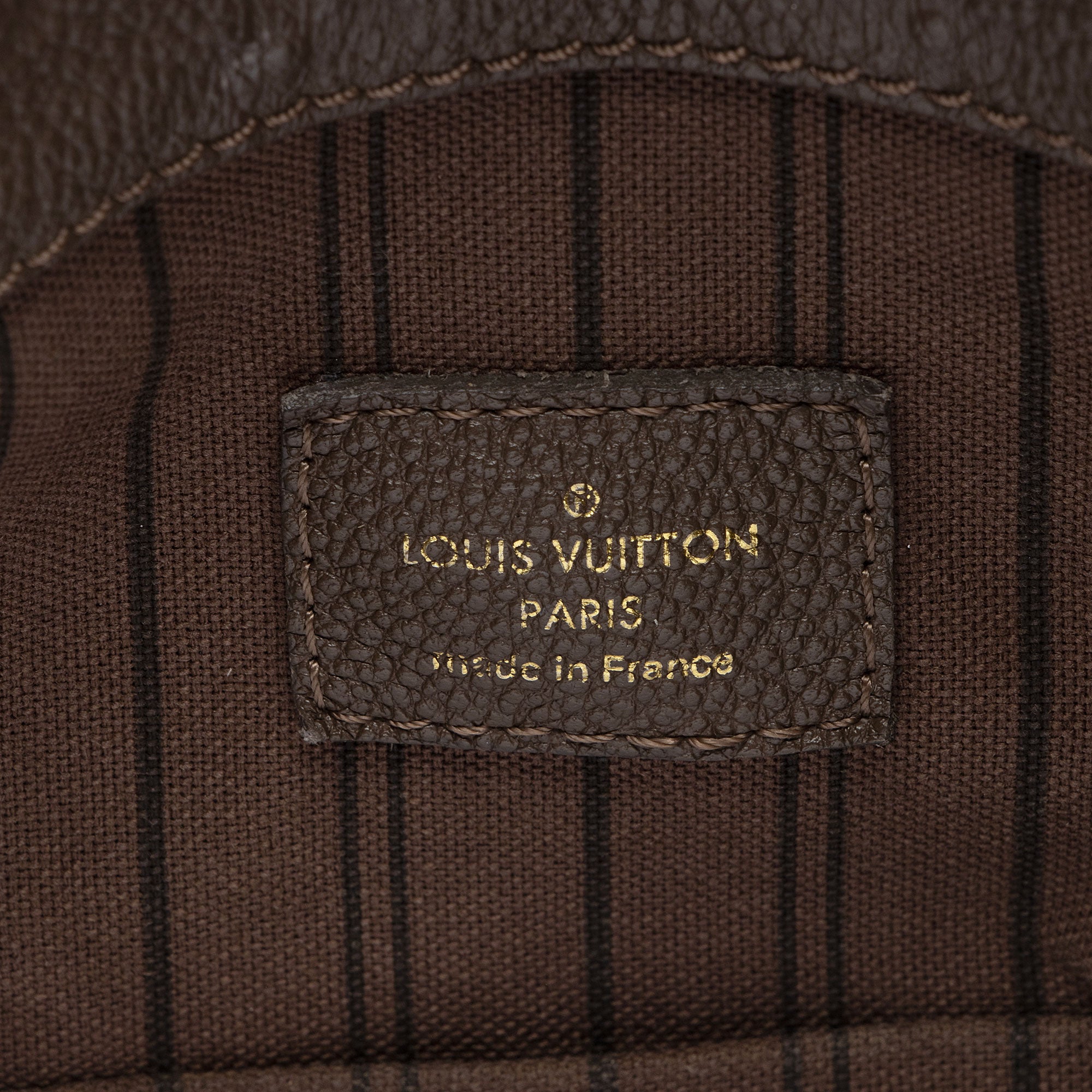 Louis Vuitton Monogram Empreinte Artsy MM Shoulder Bag (SHF-61Y5Hs)