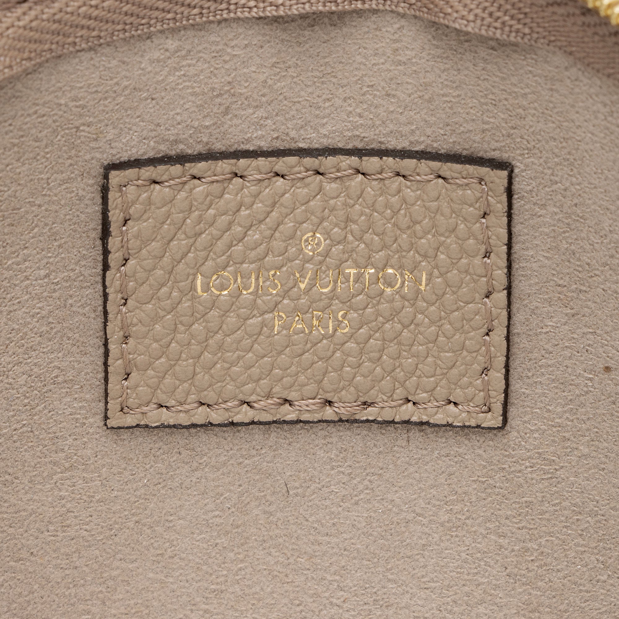 Louis Vuitton Monogram Empreinte CarryAll MM Pochette (SHF-1uDtSx)