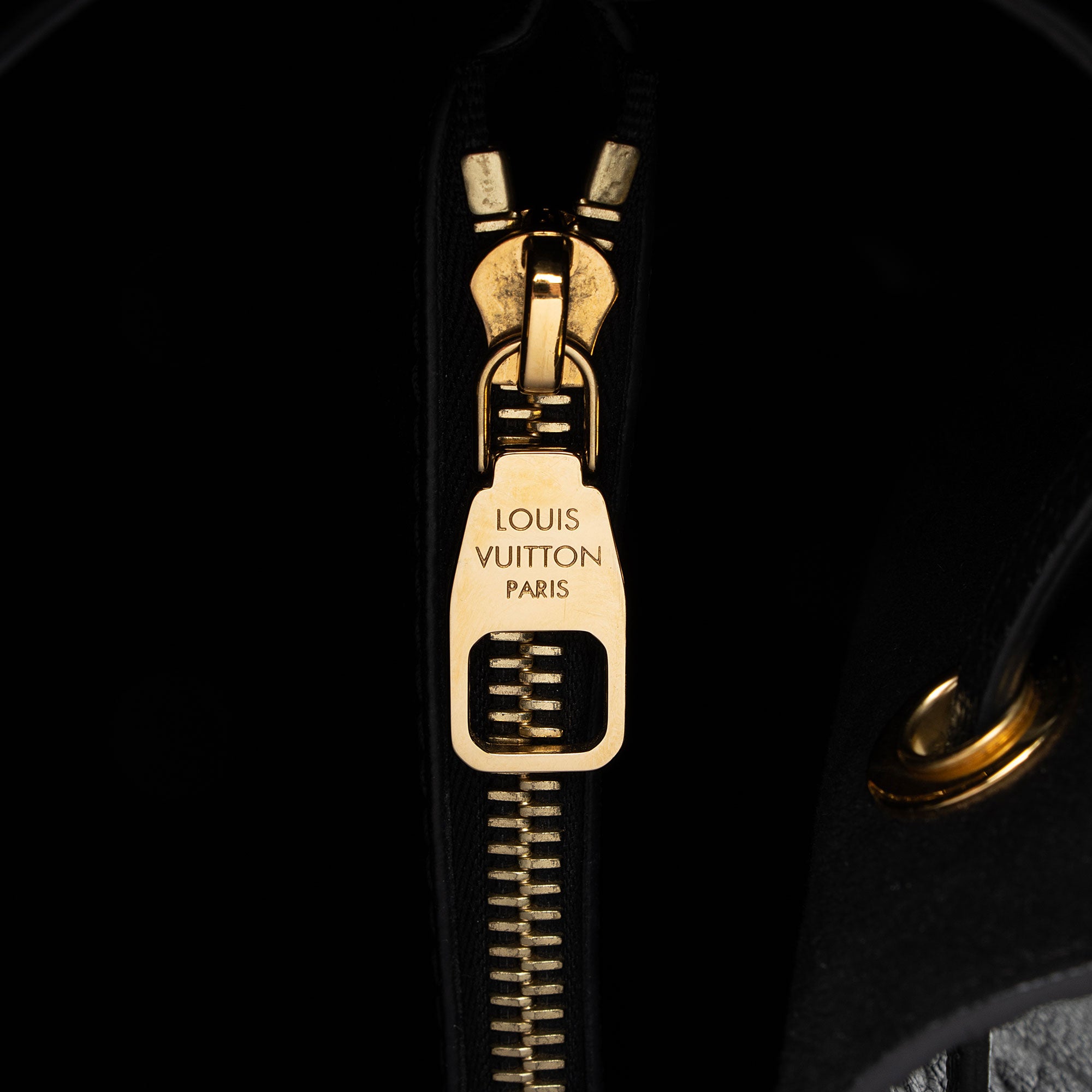 Louis Vuitton Monogram Empreinte Neonoe MM Shoulder Bag