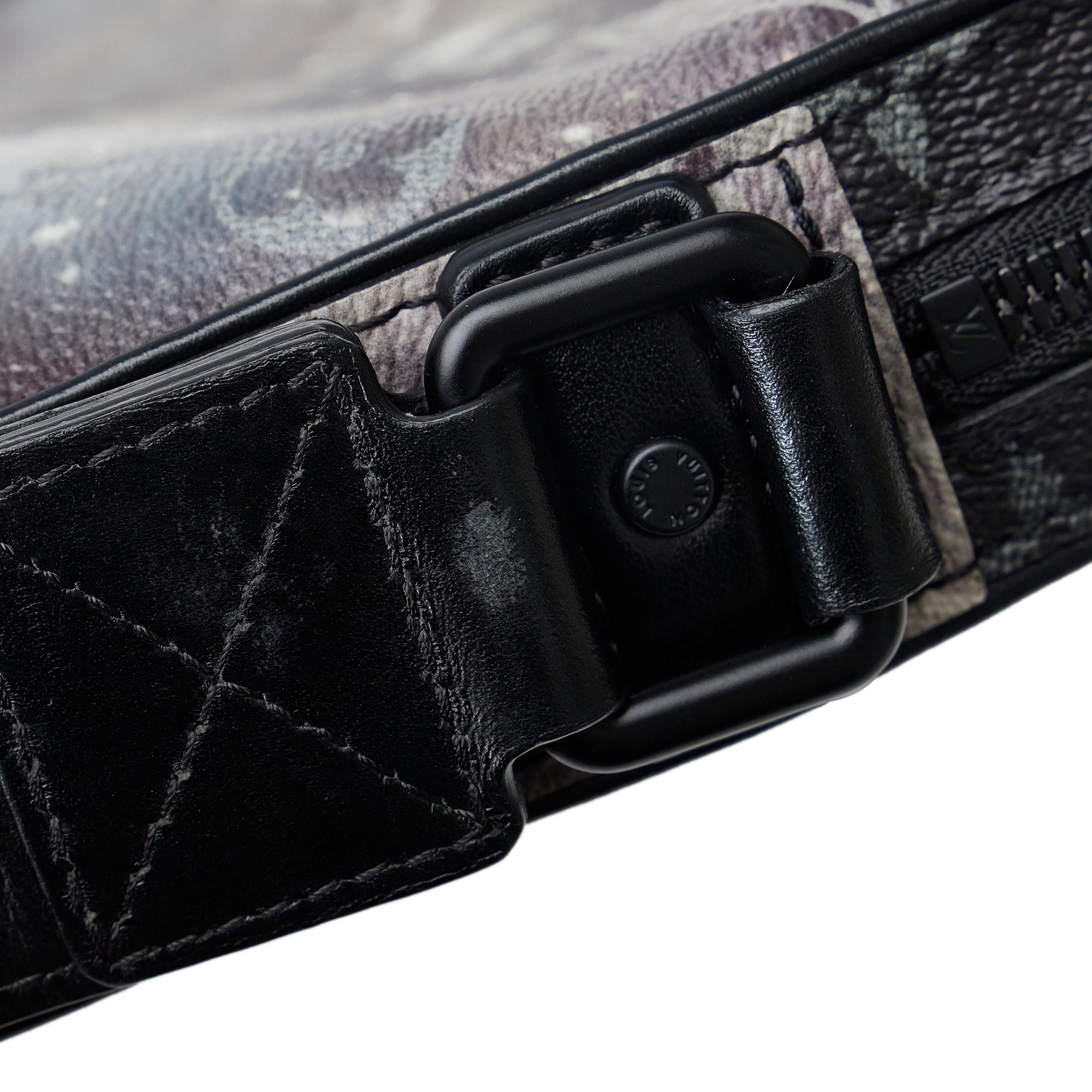 Louis Vuitton Monogram Galaxy Alpha Messenger (SHG-1KGtFs)