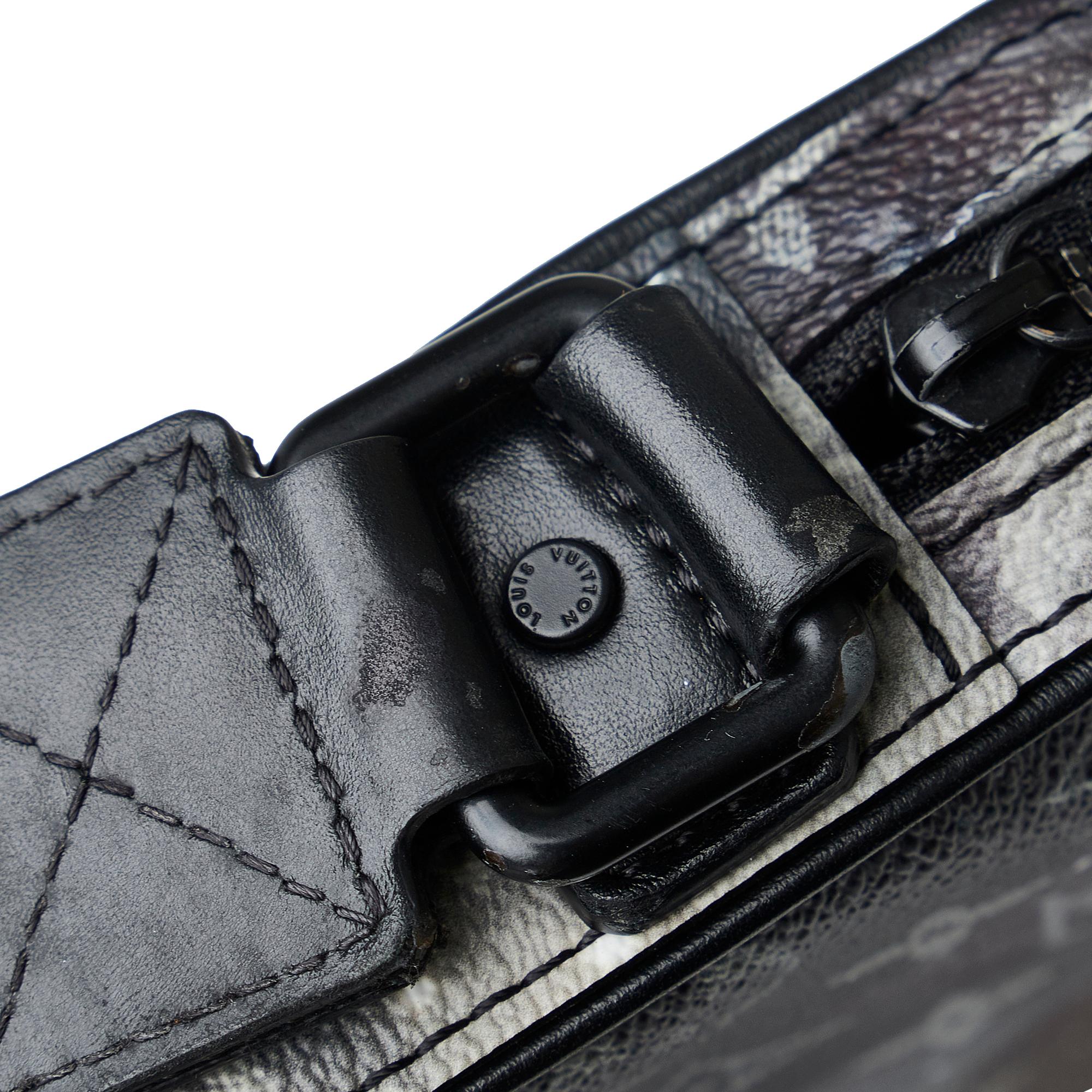 Louis Vuitton Monogram Galaxy Alpha Messenger (SHG-1KGtFs)