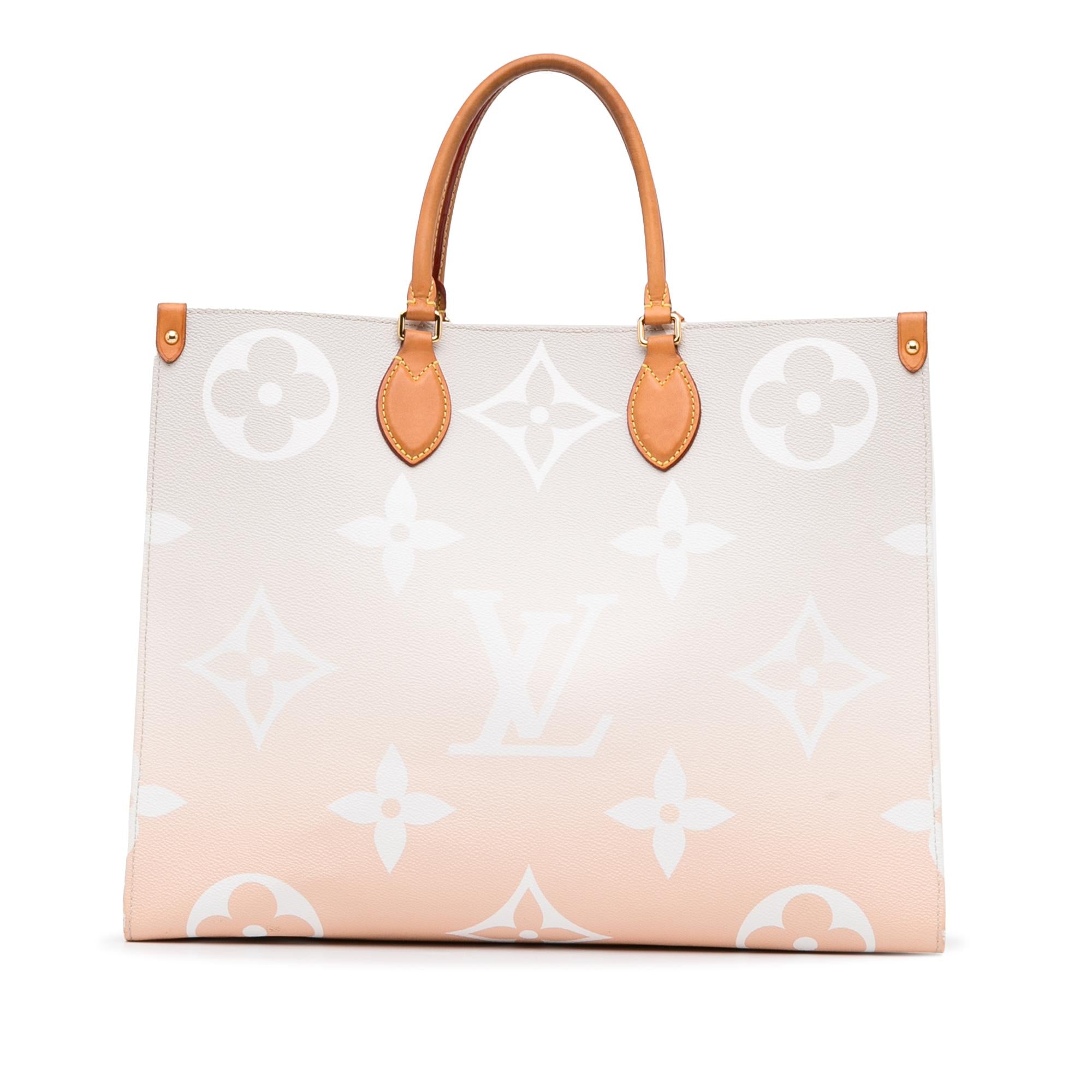 Louis Vuitton Monogram Giant By The Pool Onthego GM (SHG-4nDGjA)