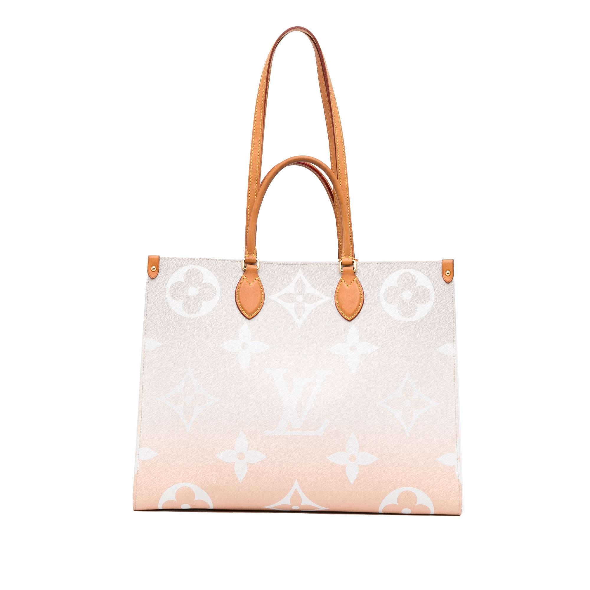 Louis Vuitton Monogram Giant By The Pool Onthego GM (SHG-4nDGjA)