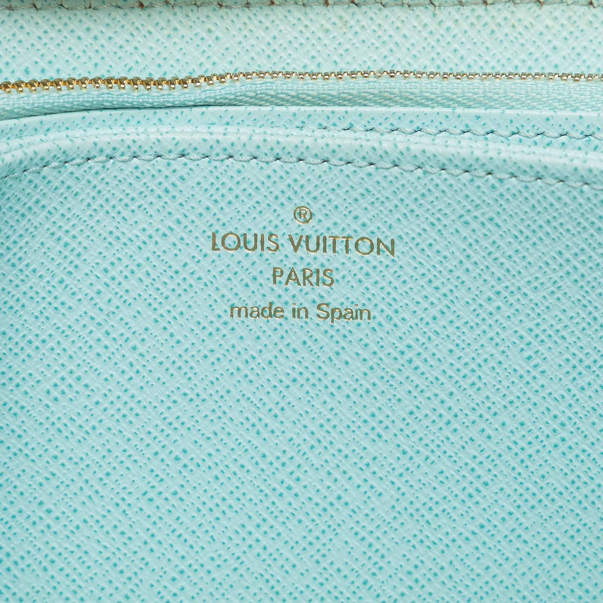 Louis Vuitton Monogram Giant By The Pool Zippy Wallet (SHG-9x2PUK)