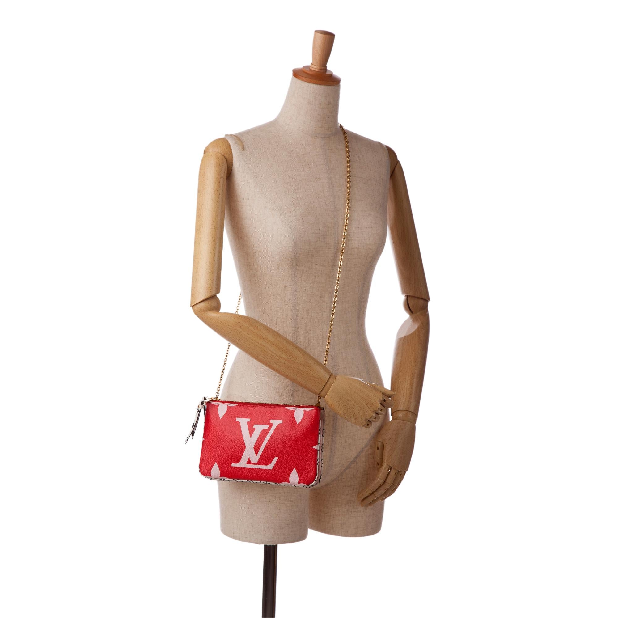 Louis Vuitton Monogram Giant Double Zip Pochette (SHG-19PTmJ)