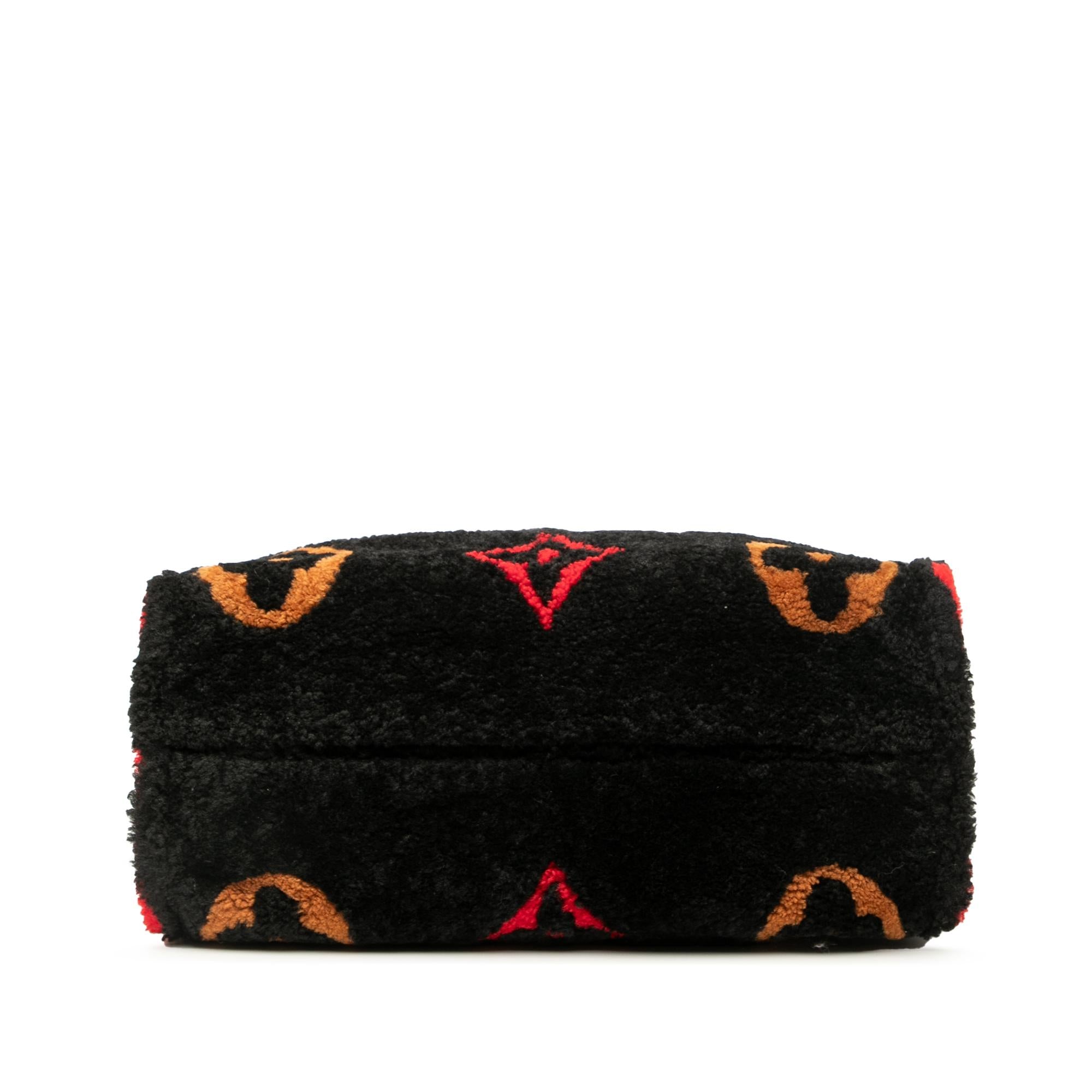 Louis Vuitton Monogram Giant Shearling Teddy Onthego GM