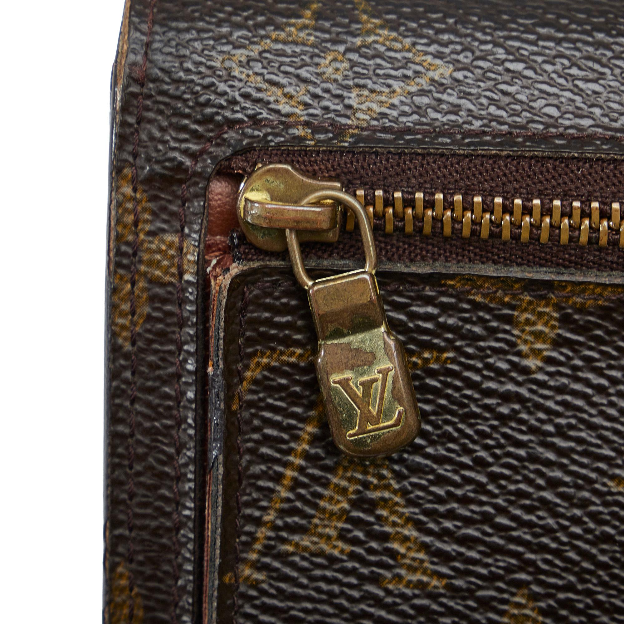 Louis Vuitton Monogram Koala Wallet (SHG-kcqh0l)