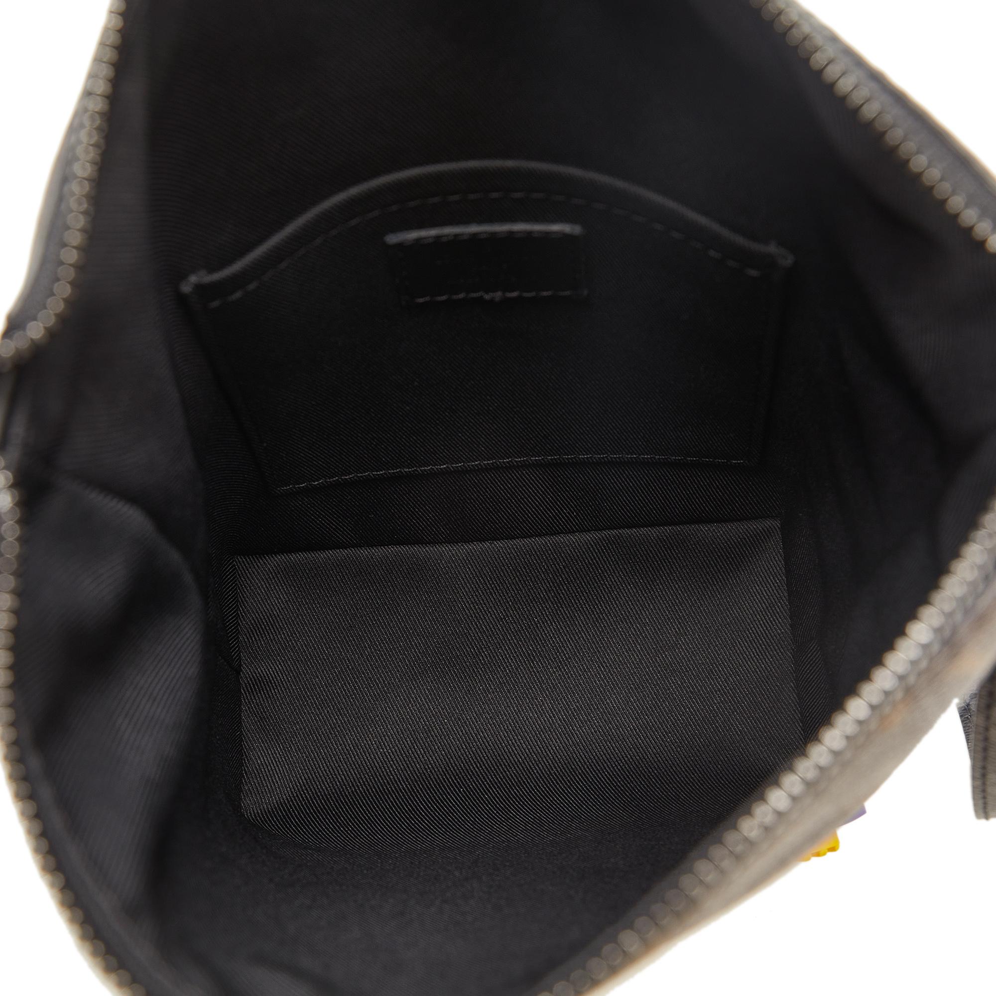 Louis Vuitton Monogram LV Rubber Cruiser (SHG-yG5ja0)