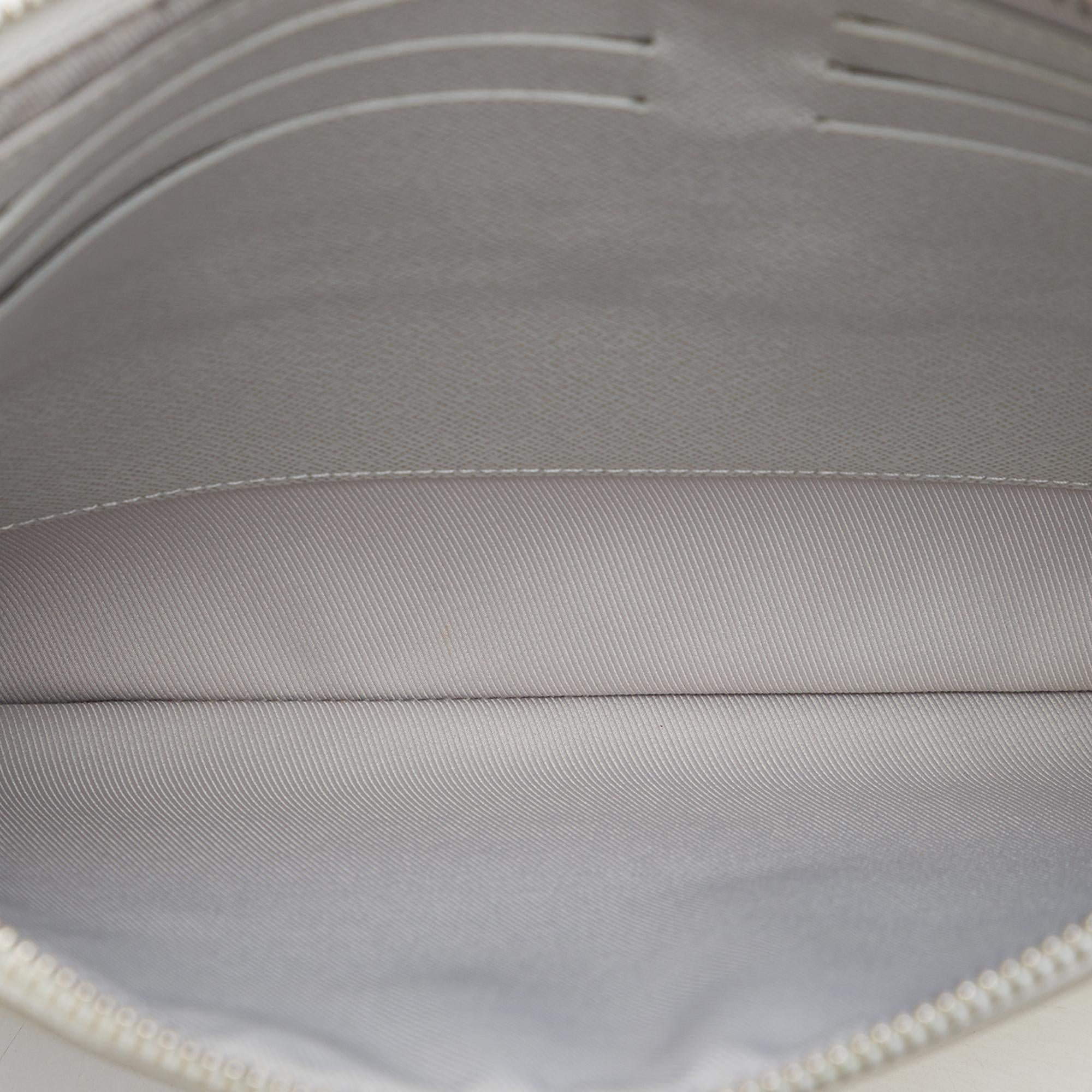 Louis Vuitton Monogram Logo Story Pochette GM