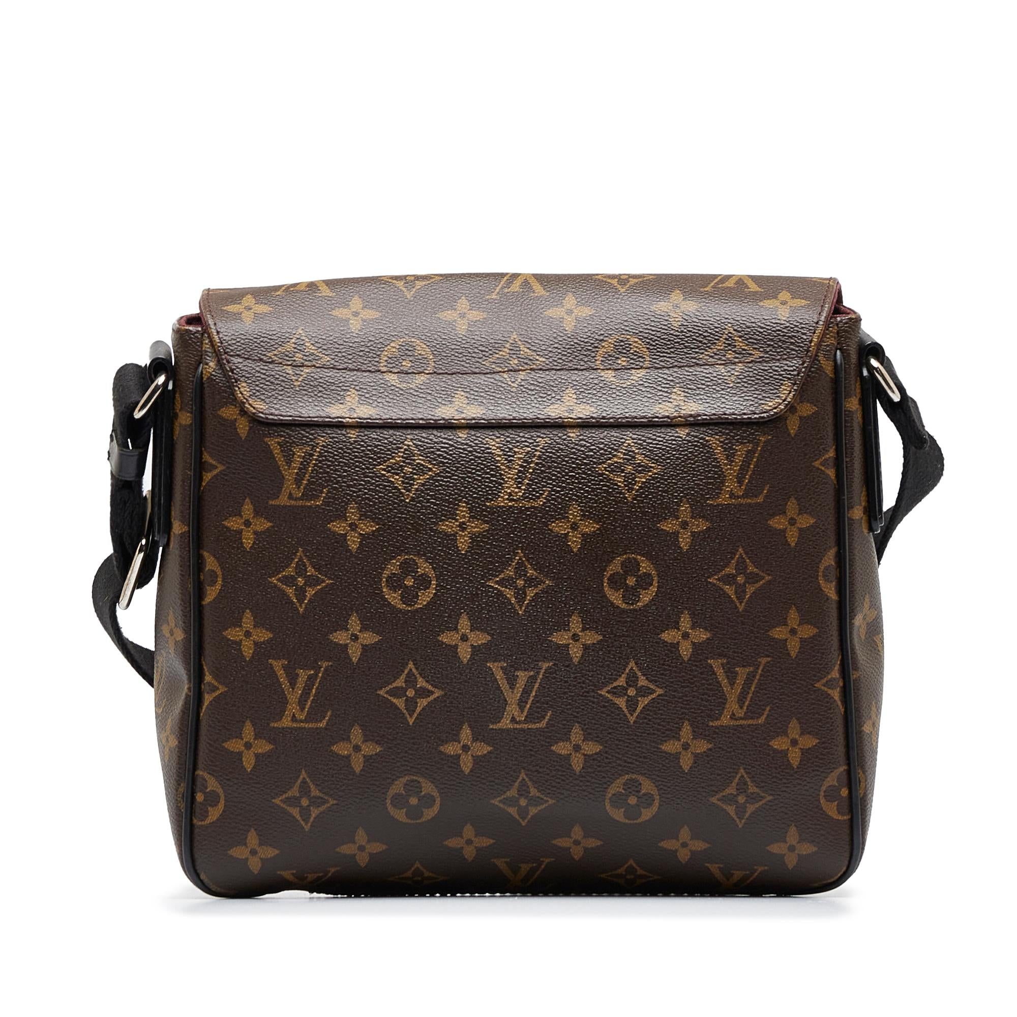 Louis Vuitton Monogram Macassar District PM (SHG-FXJXgs)