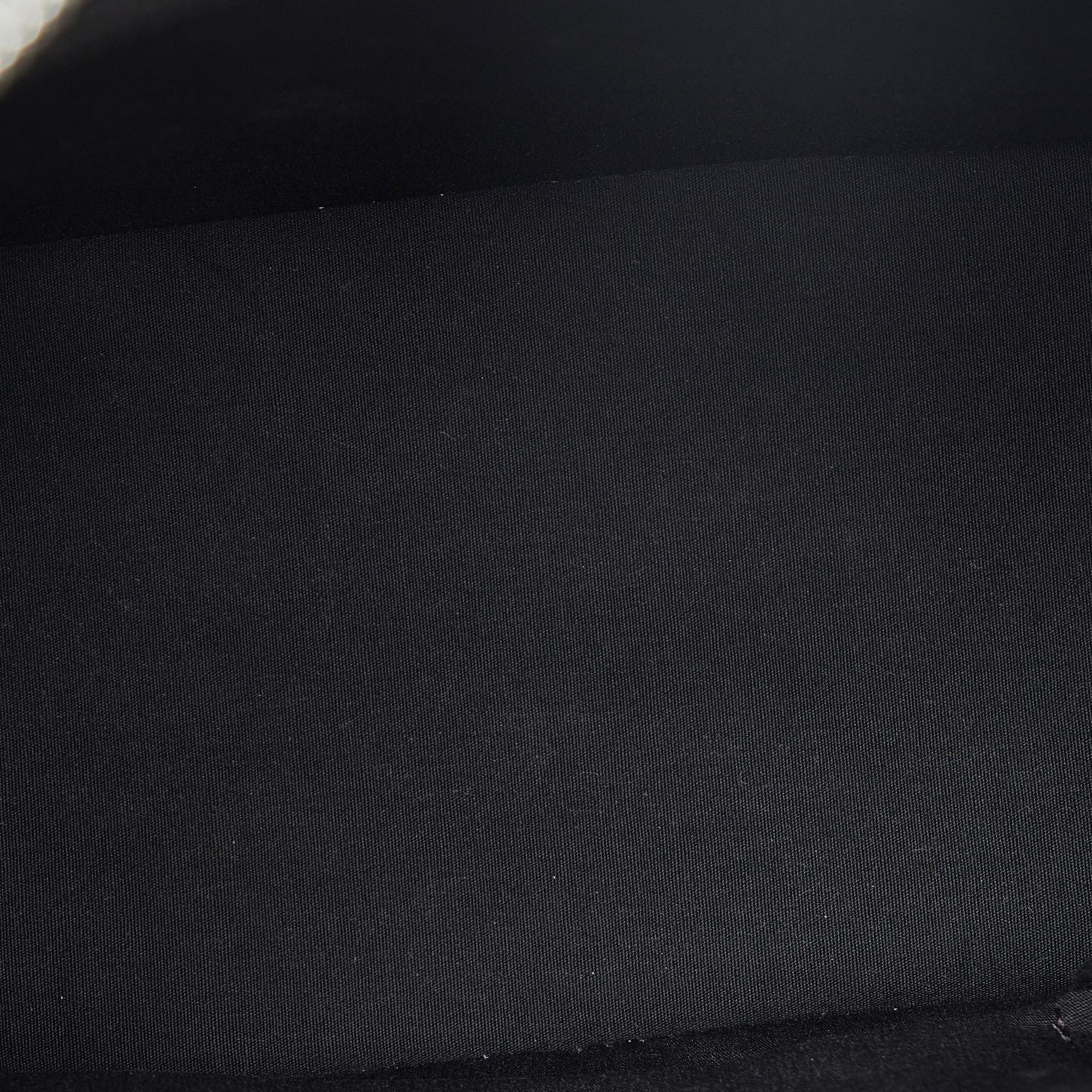 Louis Vuitton Monogram Mat Stockton (SHG-yZb0lp)
