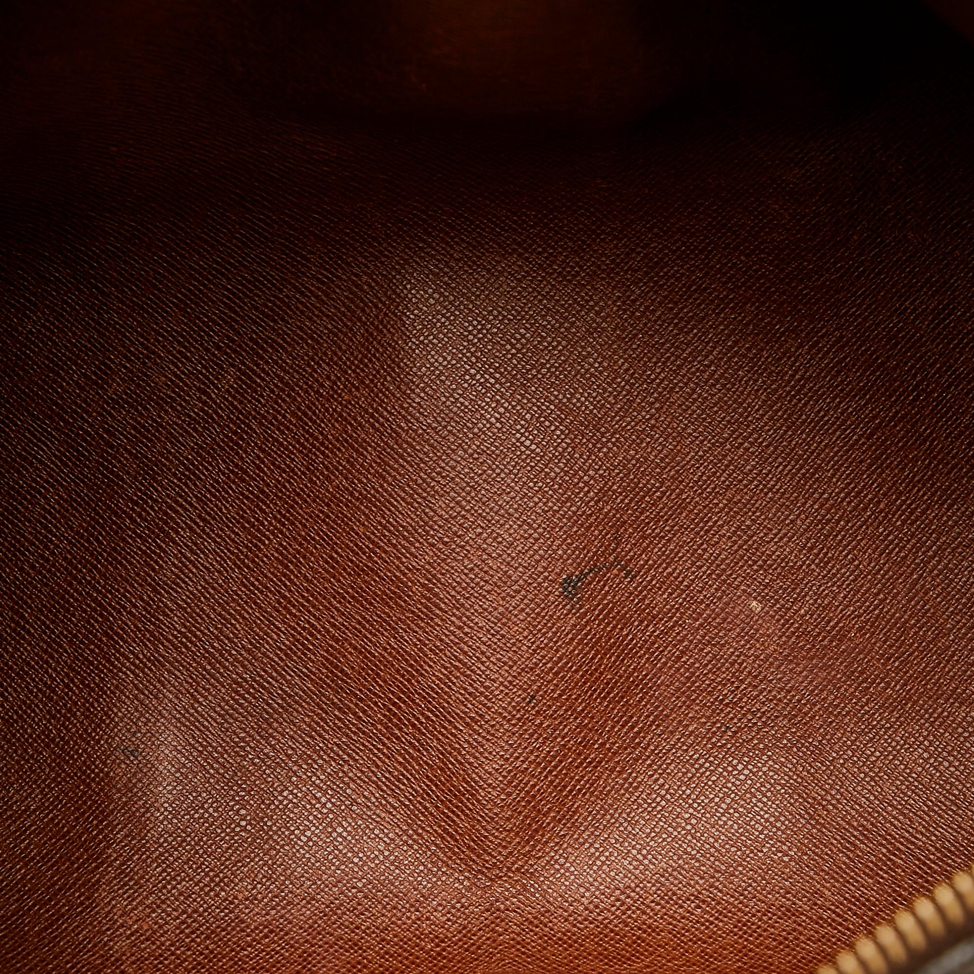 Louis Vuitton Monogram Papillon 28 (SHG-28148)