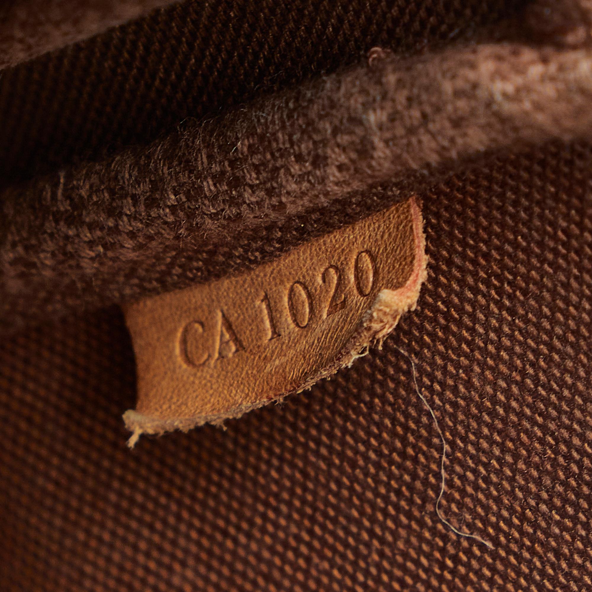 Louis Vuitton Monogram Pochette Accessoires Long Strap (SHG-B9aby9)