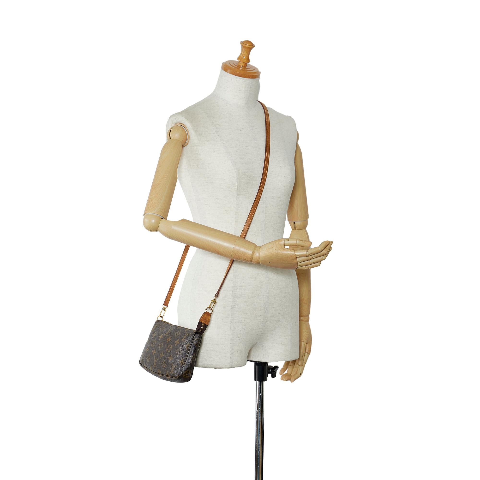 Louis Vuitton Monogram Pochette Accessoires Long Strap (SHG-B9aby9)