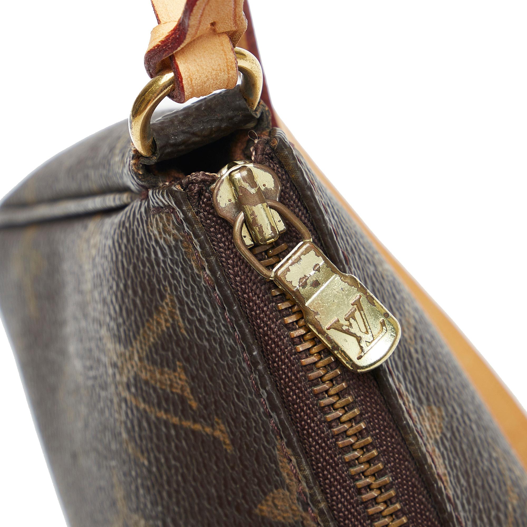 Louis Vuitton Monogram Pochette Accessoires (SHG-ak7Lcj)