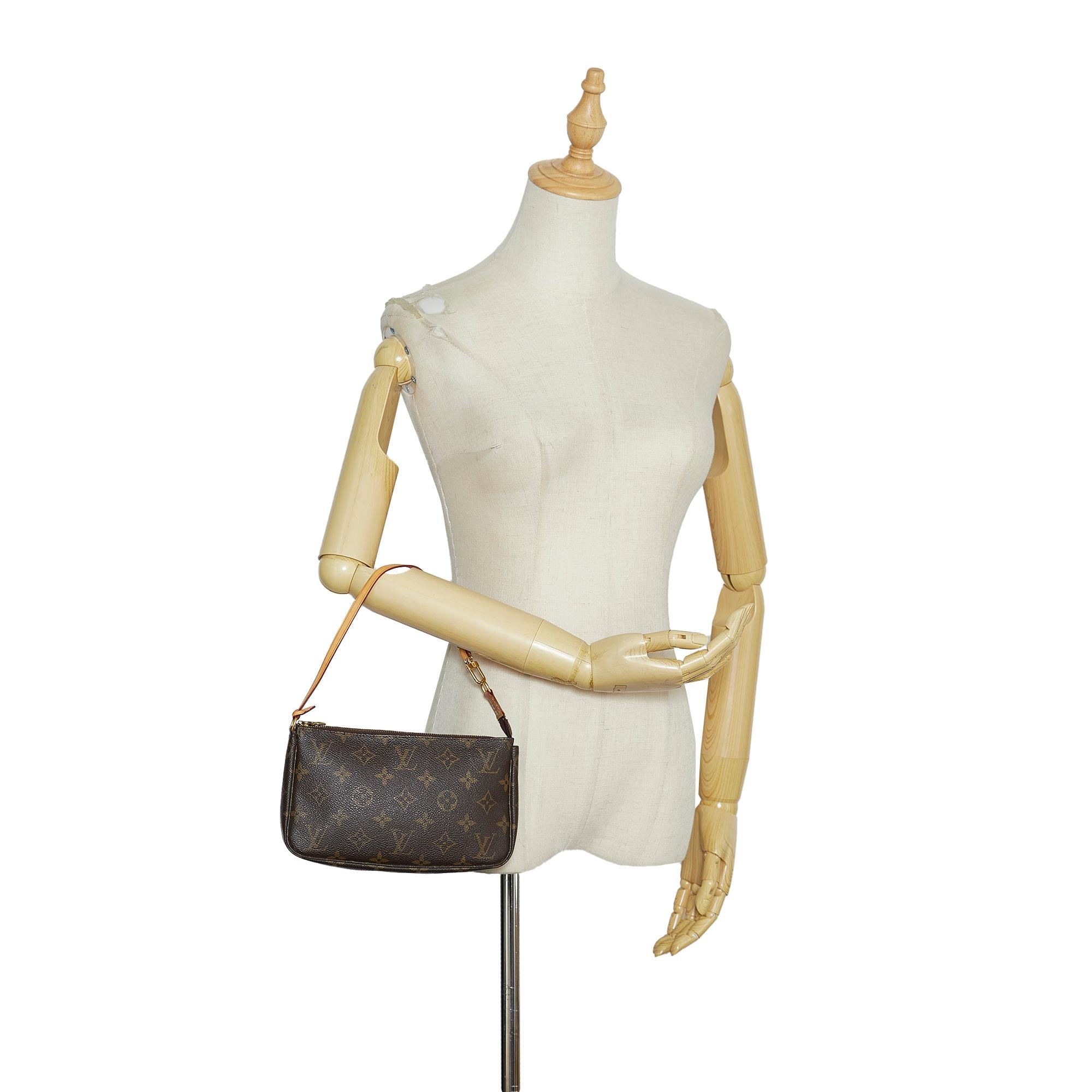 Louis Vuitton Monogram Pochette Accessoires (SHG-ak7Lcj)