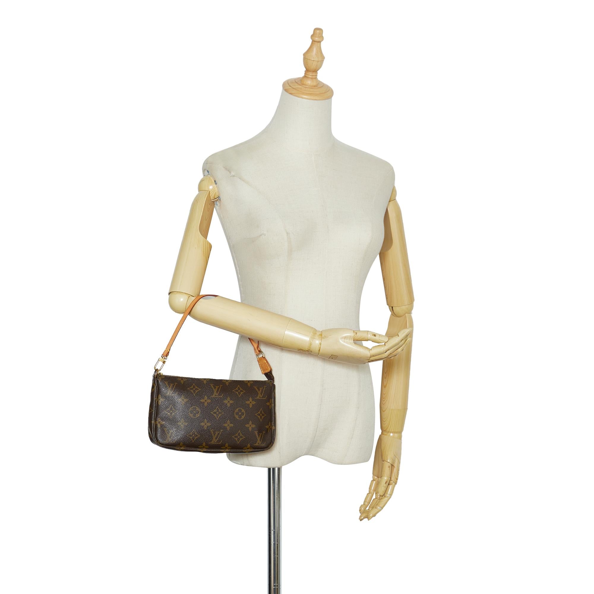 Louis Vuitton Monogram Pochette Accessoires (SHG-aCG0Oe)