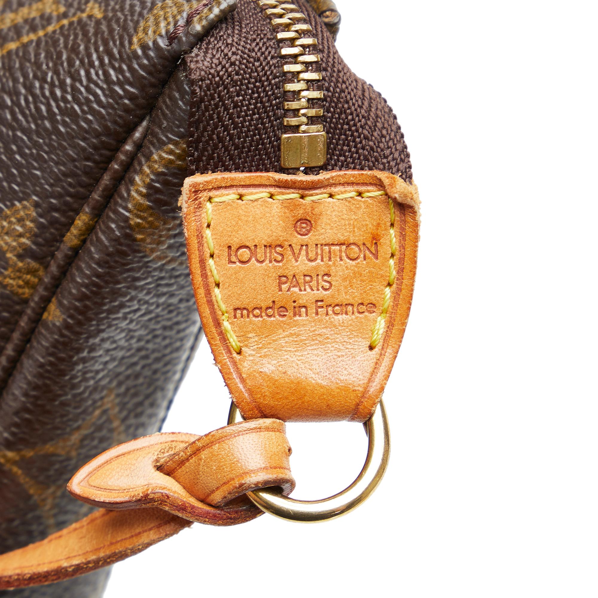 Louis Vuitton Monogram Pochette Accessoires (SHG-QEW445)