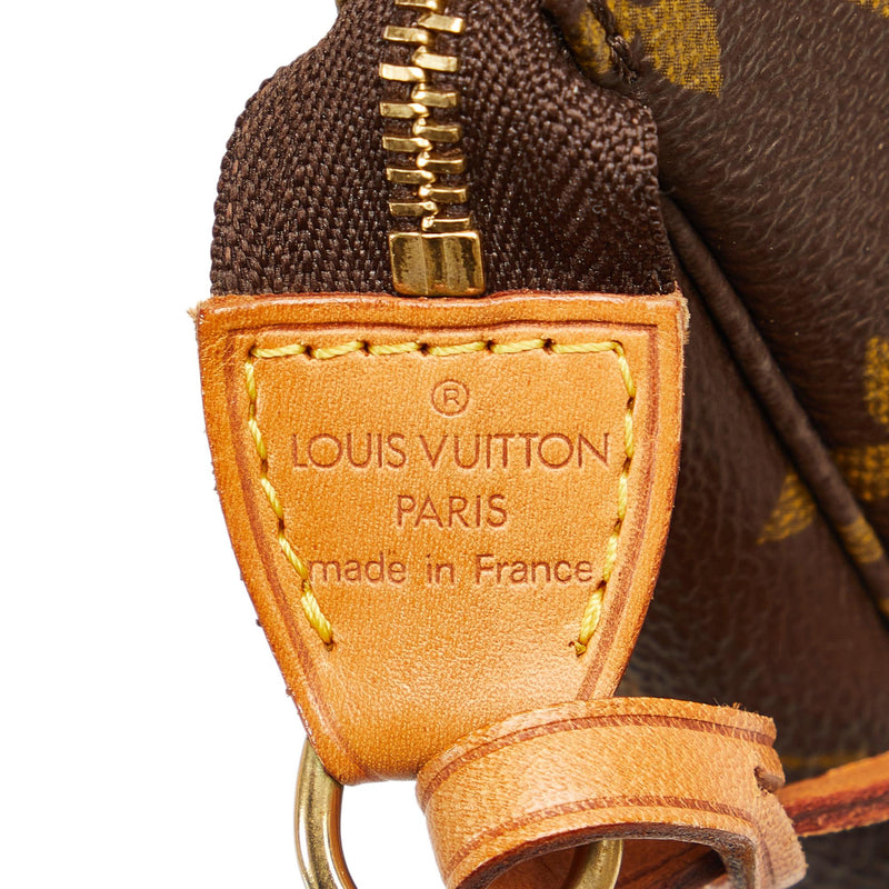 Louis Vuitton Monogram Pochette Accessoires (SHG-HtRbJA)