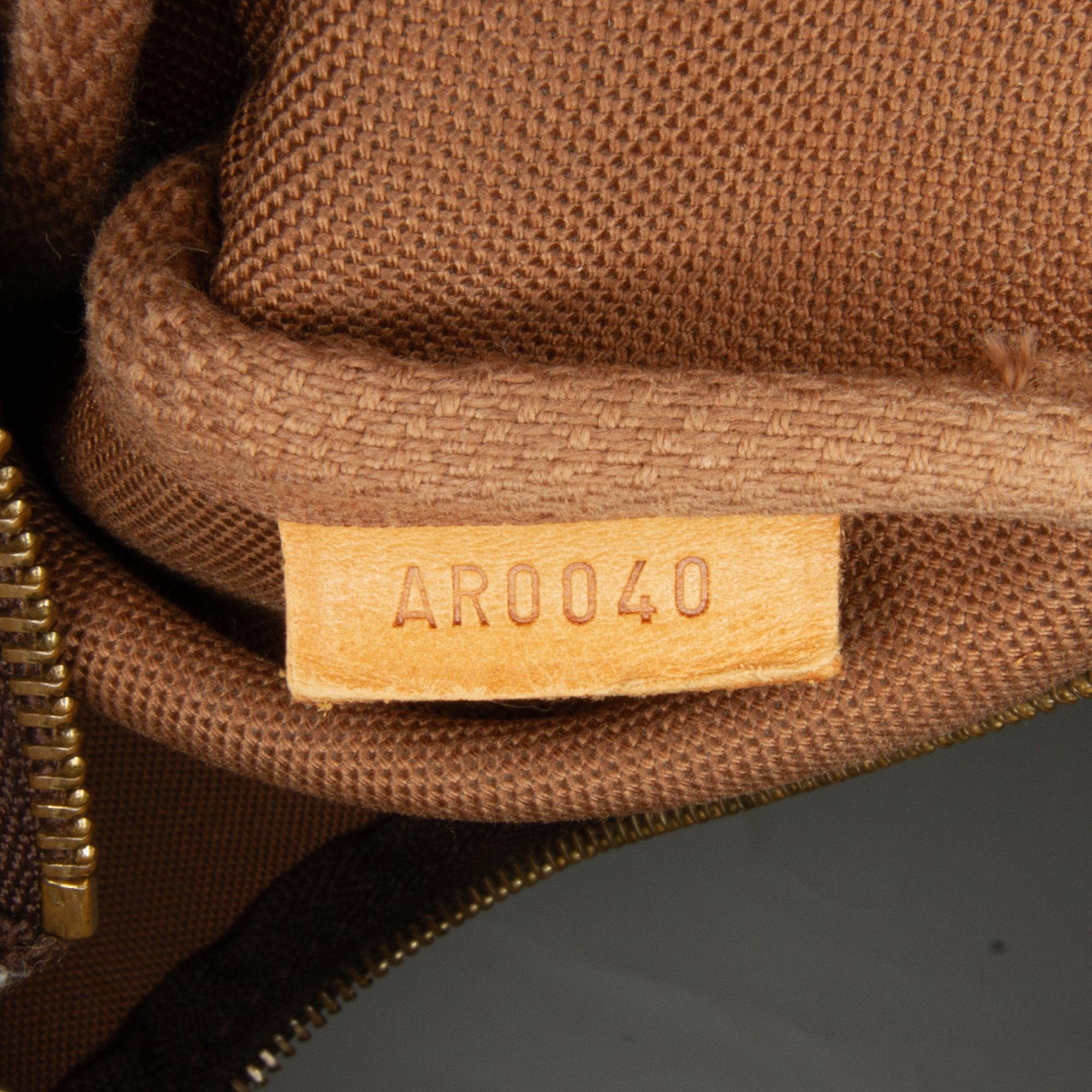 Louis Vuitton Monogram Pochette Accessoires (SHG-fYmZtZ)