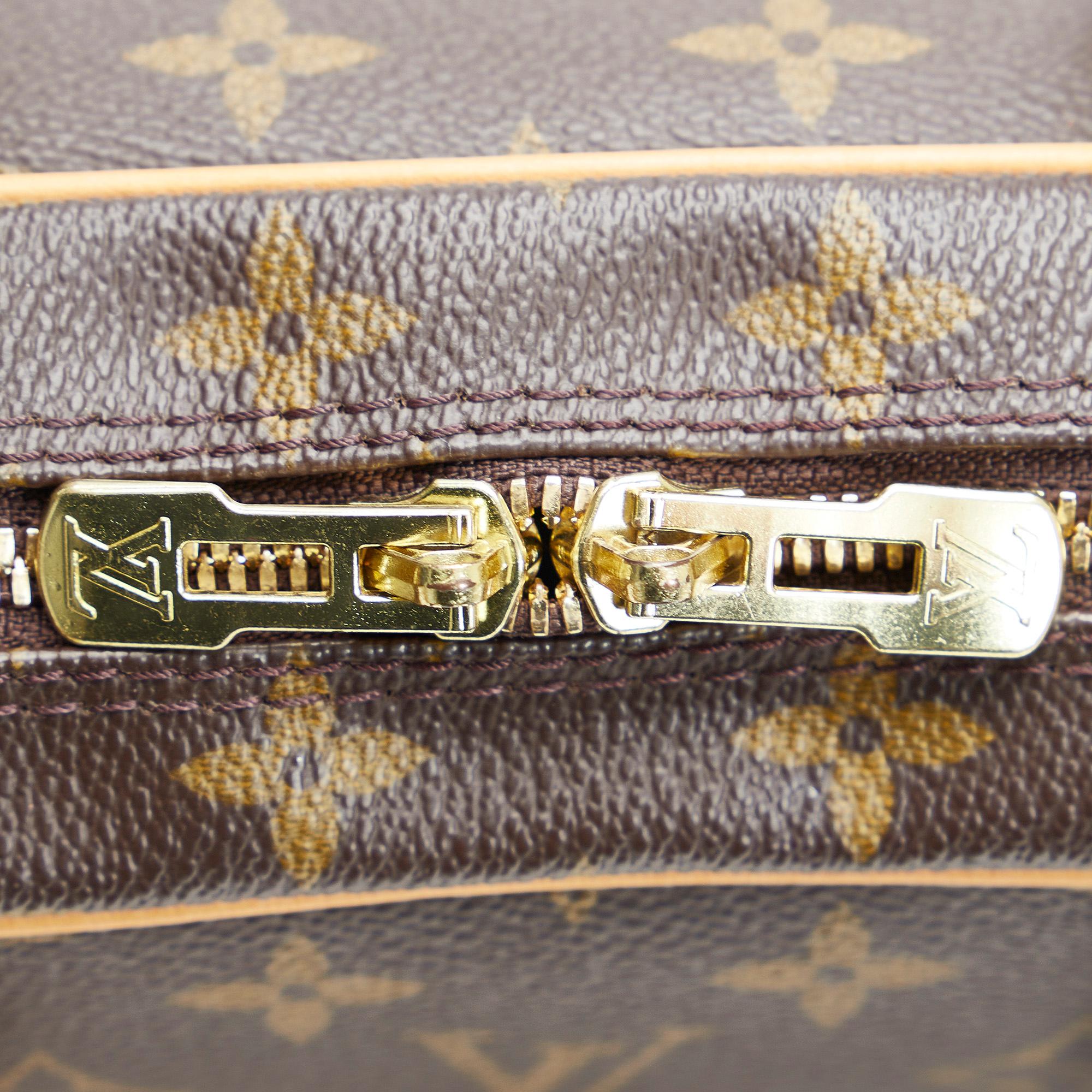 Louis Vuitton Monogram Porte Documents Voyage (SHG-6INcpX)
