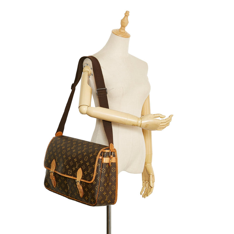 LOUIS VUITTON Monogram Sac Gibeciere GM 1119129